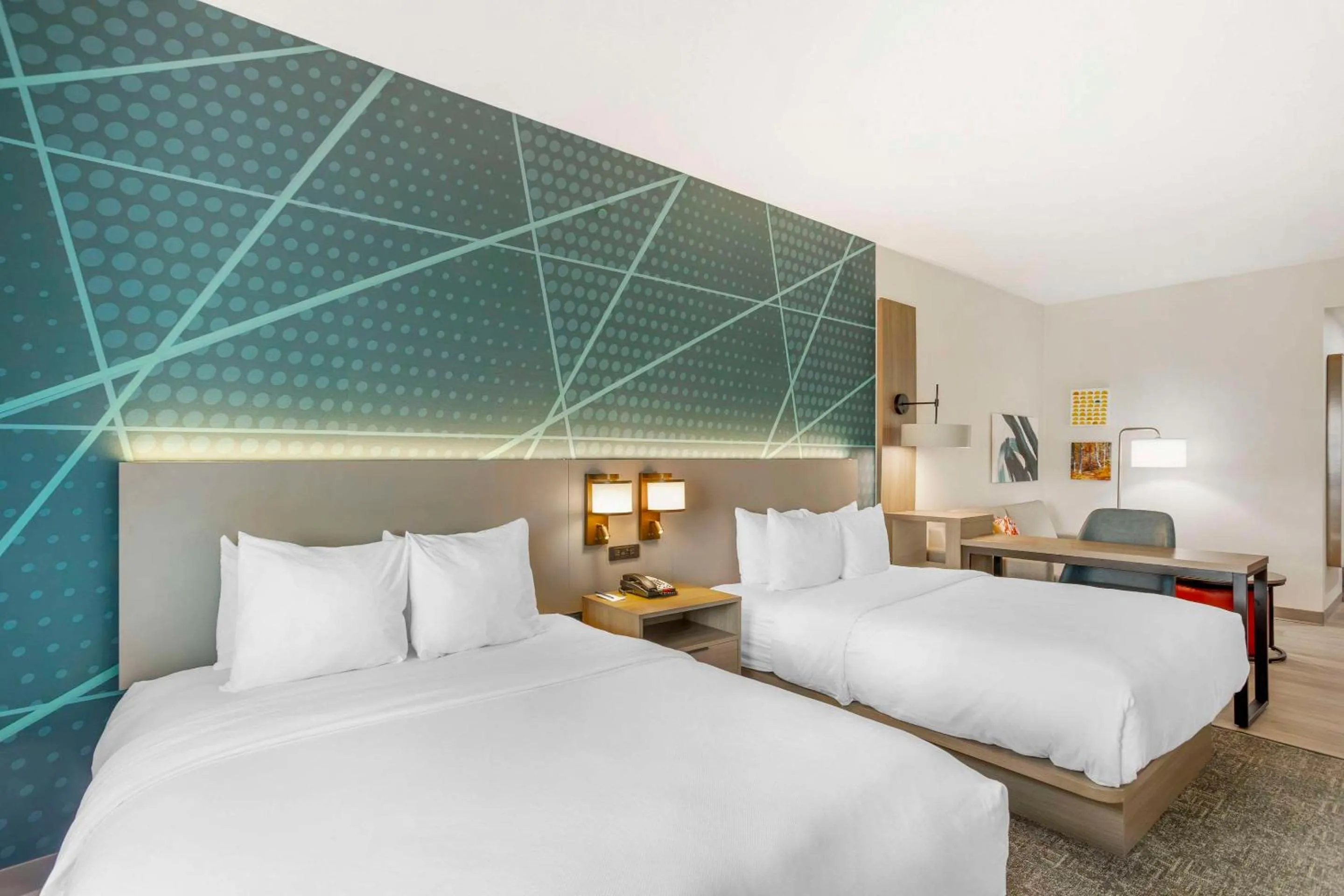 Bedroom, Bed in Comfort Suites