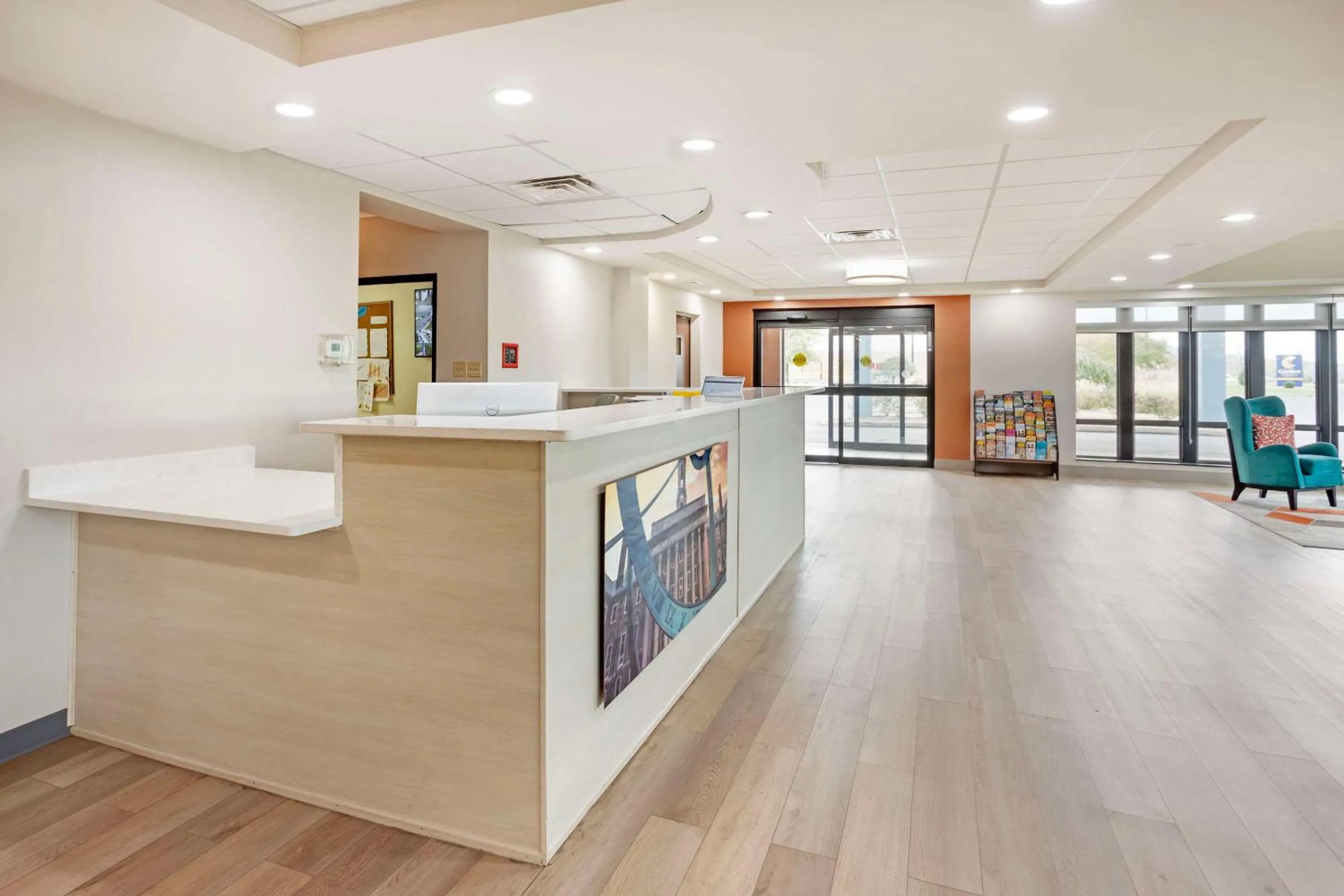 Lobby or reception in Comfort Suites