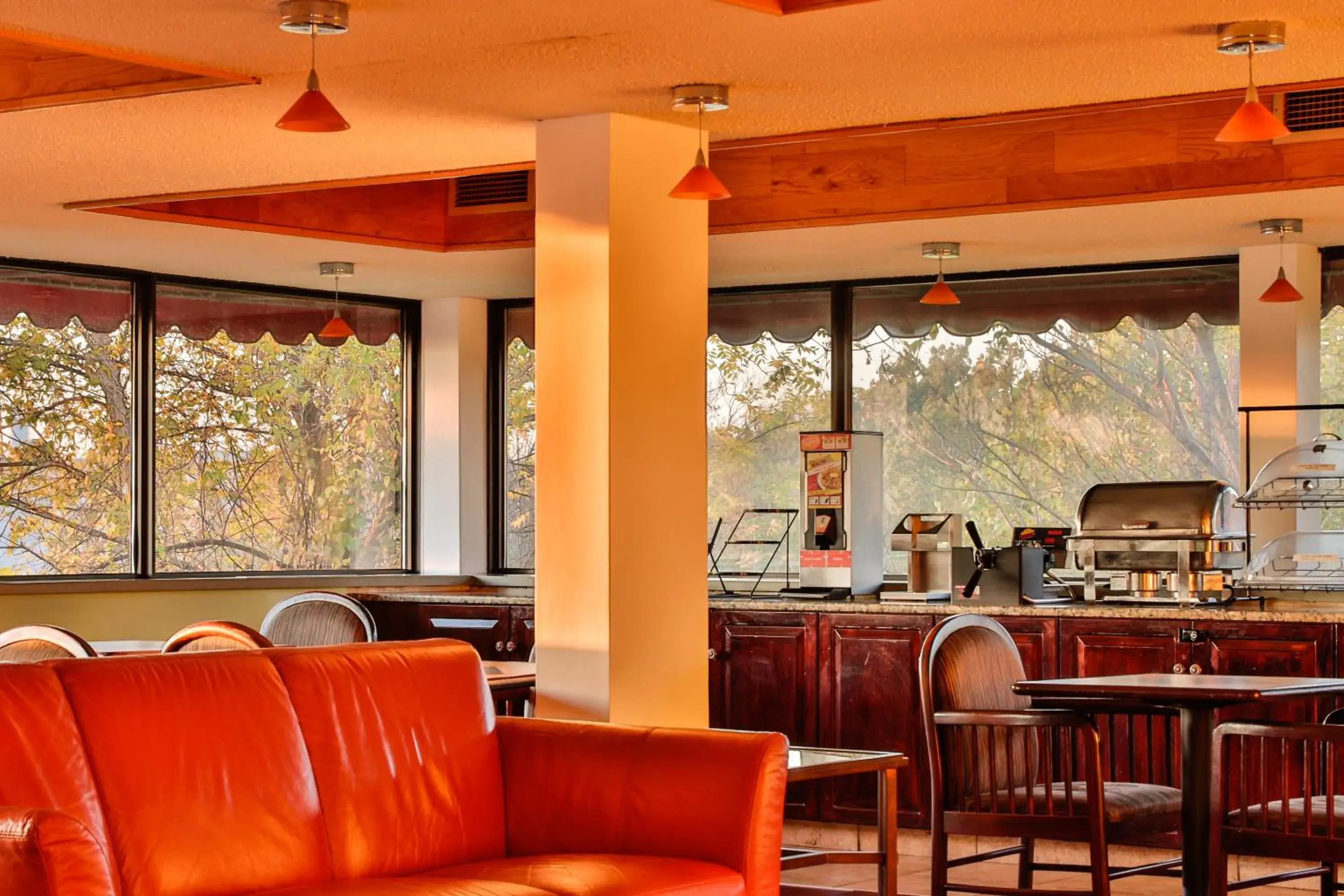 Breakfast, Restaurant/Places to Eat in The View Inn & Suites Bethlehem / Allentown / Lehigh Airport
