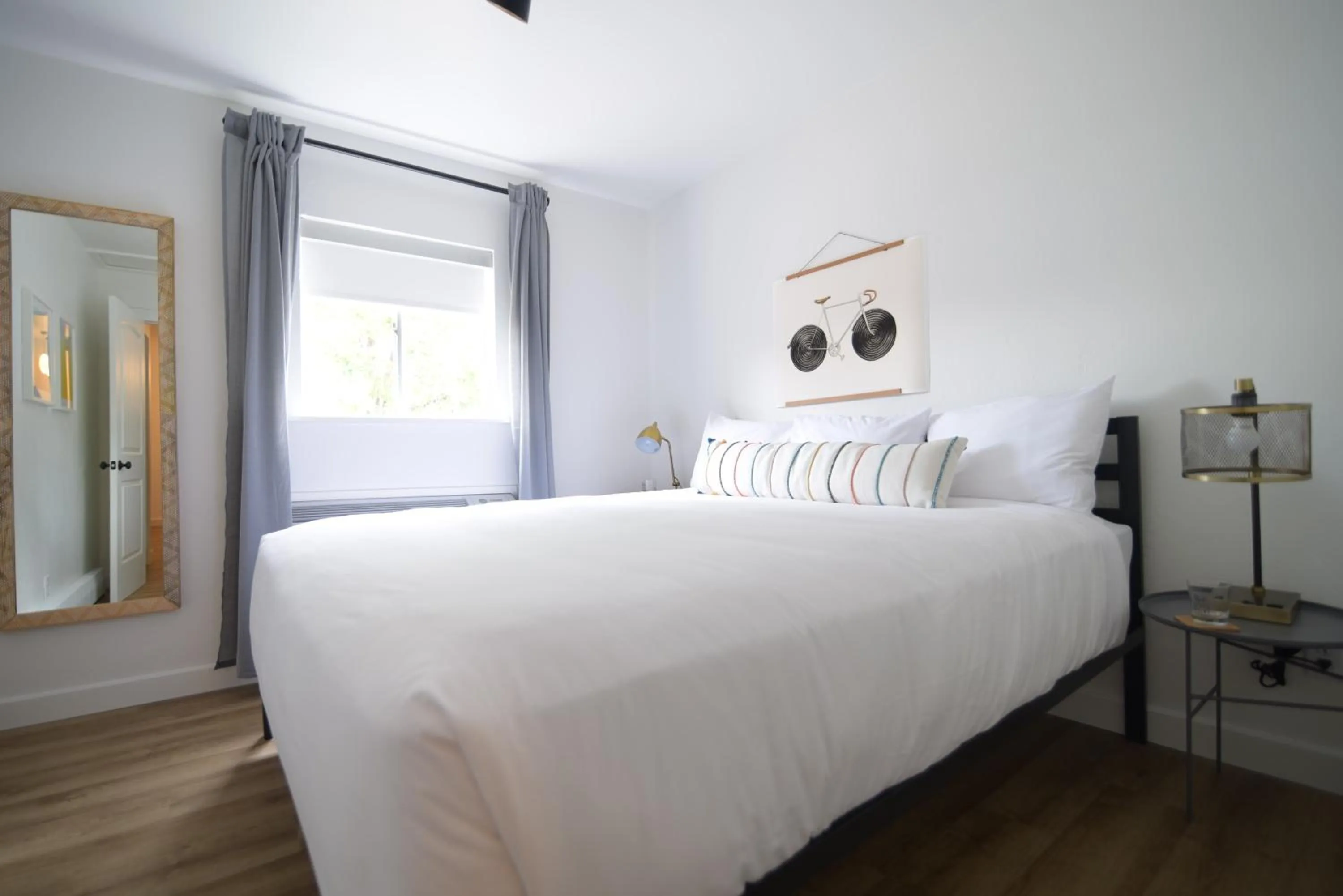 Bed in Spoke and Vine Motel