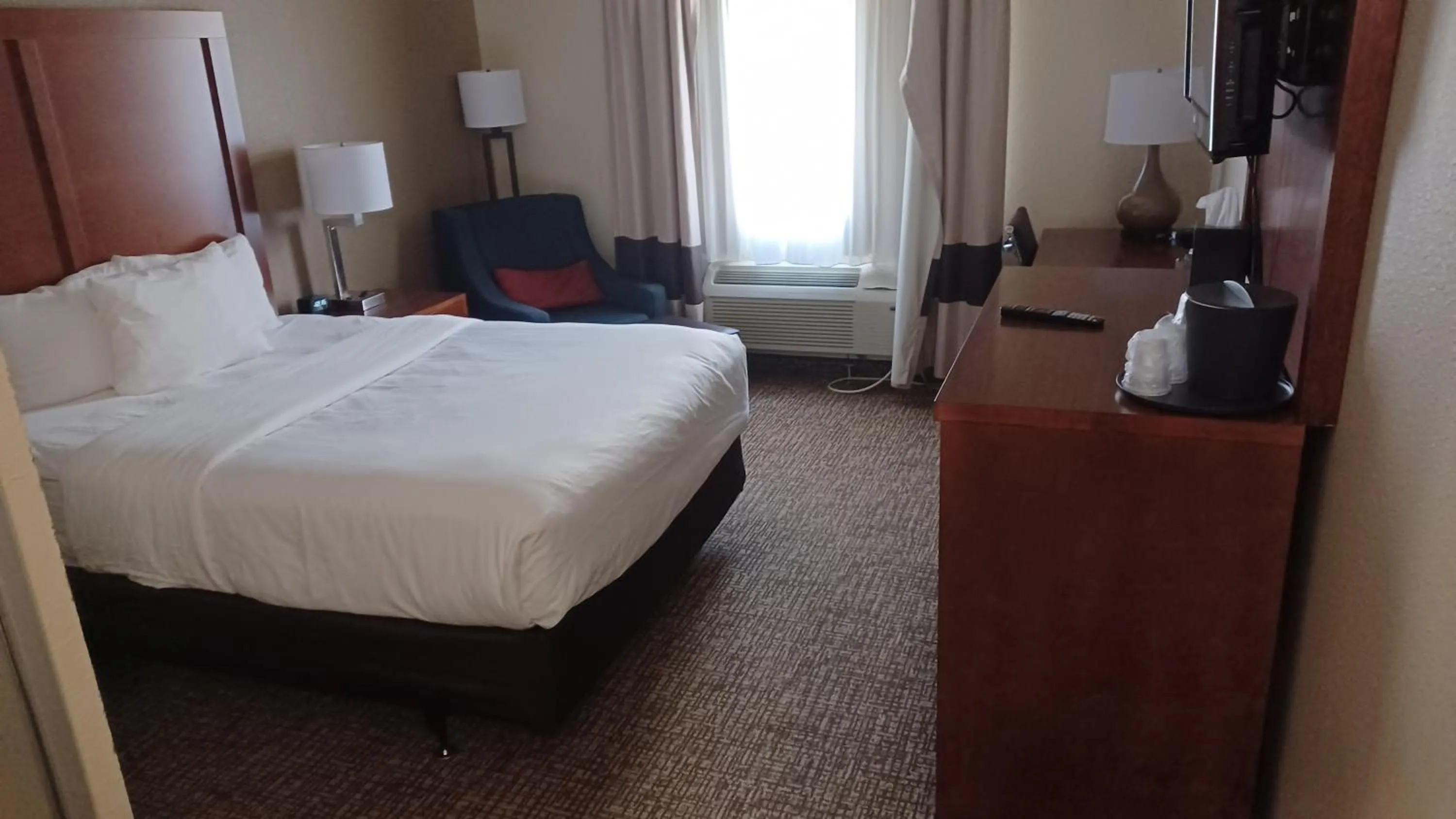 View (from property/room), Bed in Wingate by Wyndham Pittsburgh New Stanton