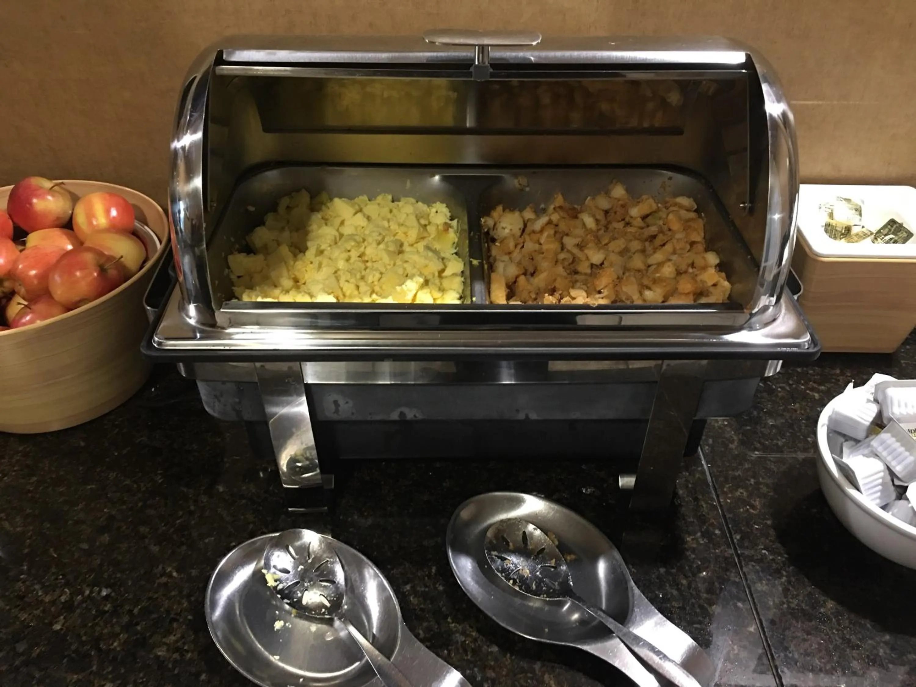 Breakfast in Wingate by Wyndham Pittsburgh New Stanton