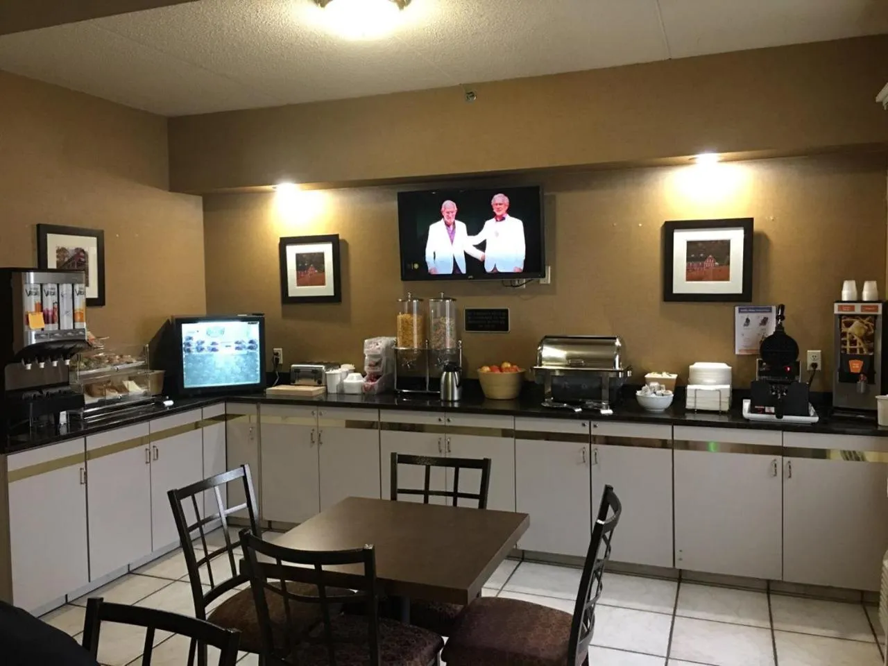 Breakfast in Wingate by Wyndham Pittsburgh New Stanton