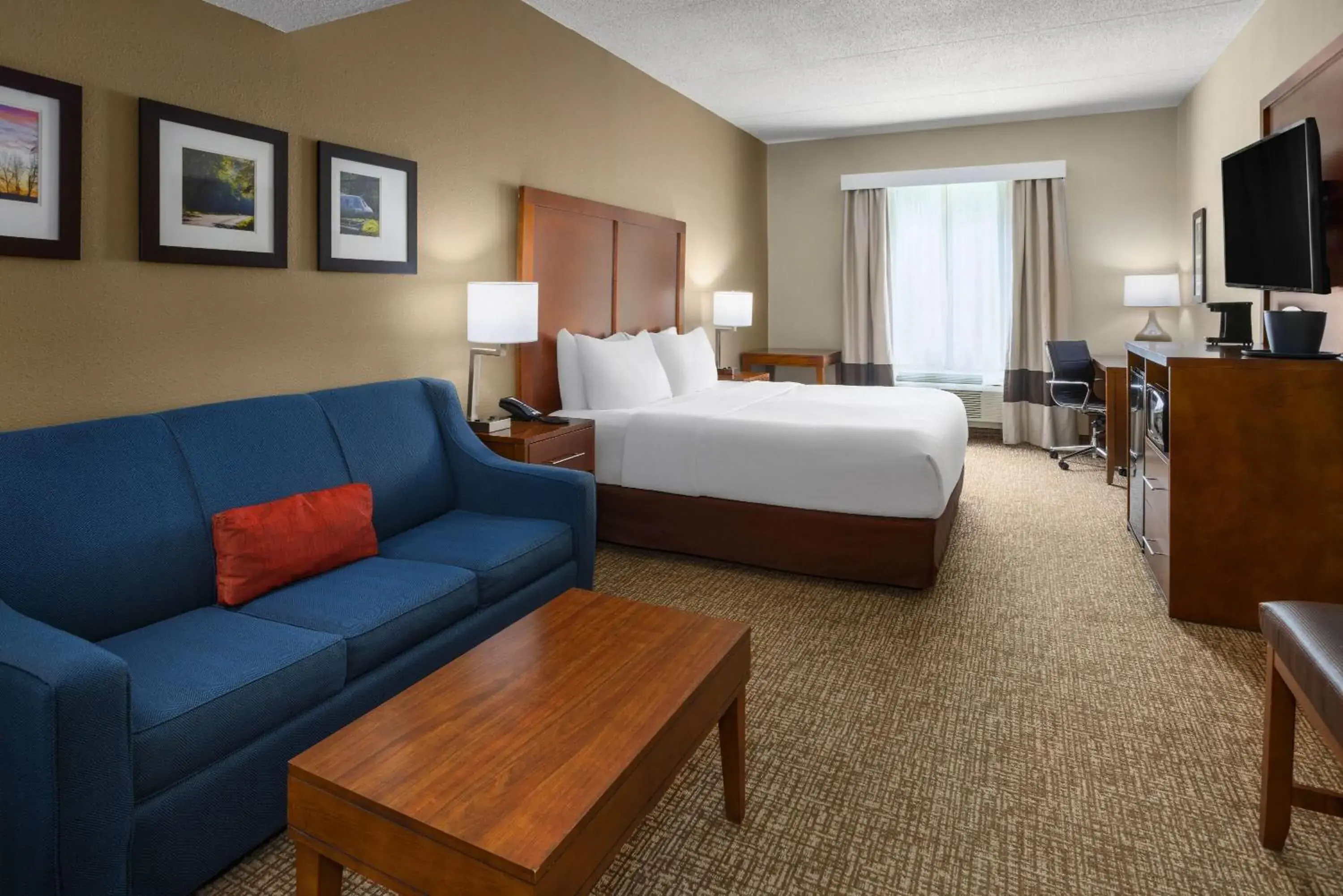 Photo of the whole room, Bed in Wingate by Wyndham Pittsburgh New Stanton Photo of the whole room, Bed in Wingate by Wyndham Pittsburgh New Stanton