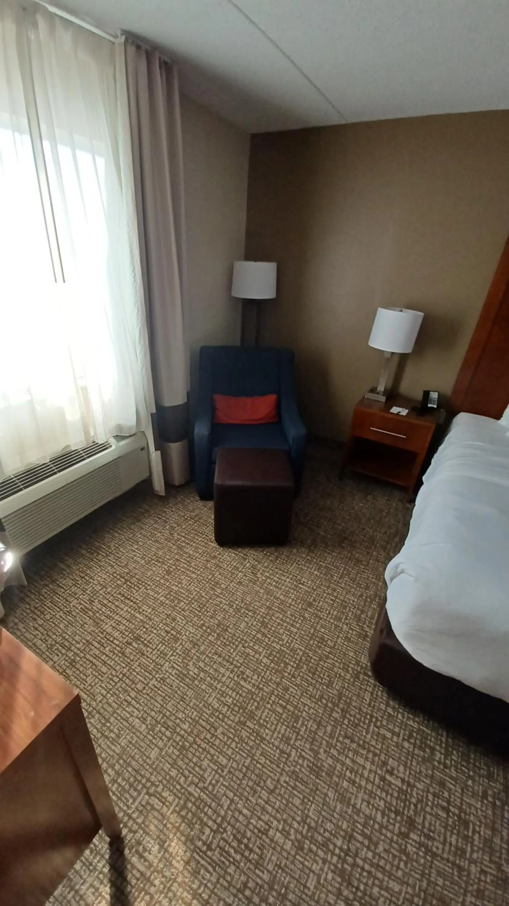 Seating area, Bed in Wingate by Wyndham Pittsburgh New Stanton