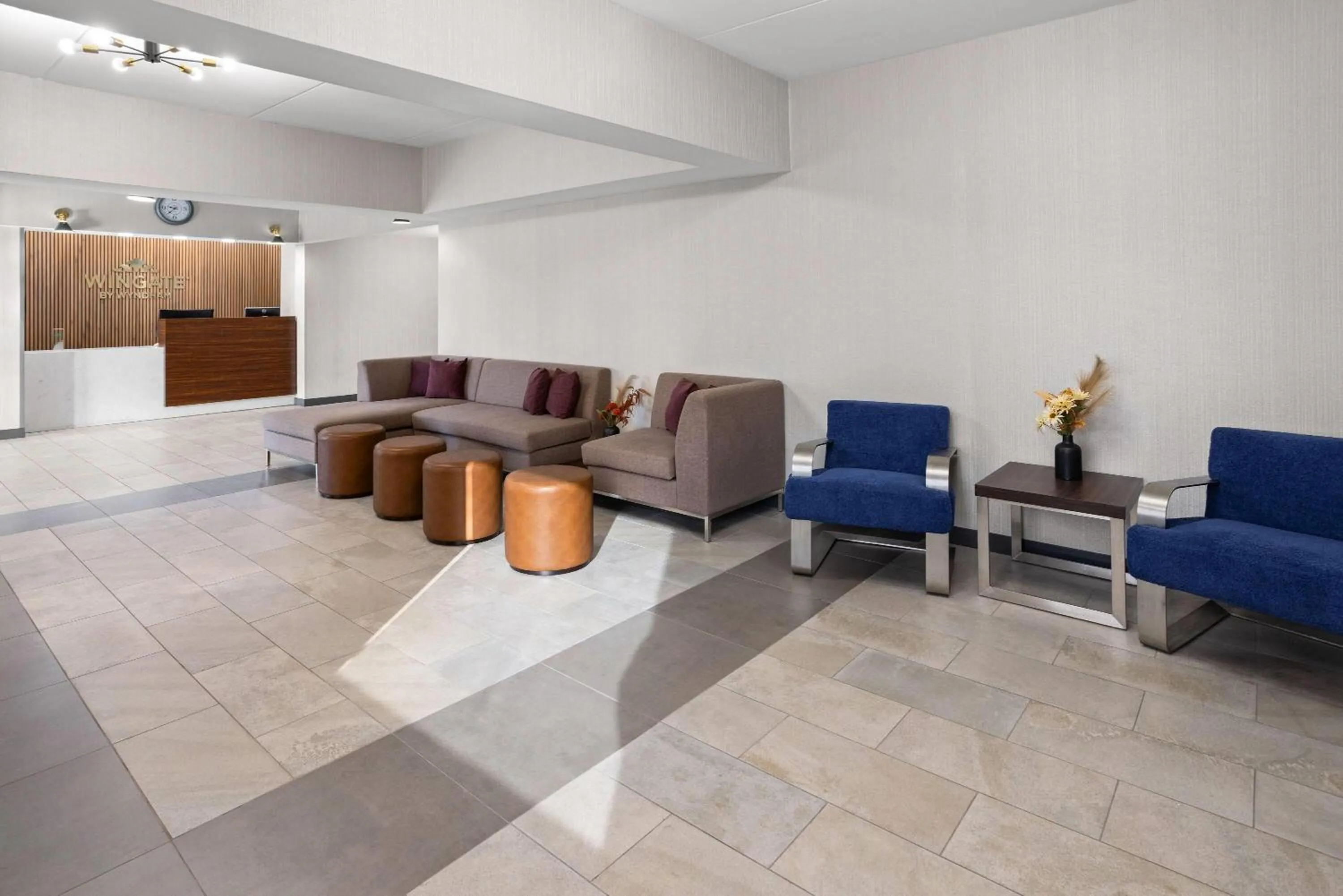 Lobby or reception in Wingate by Wyndham Pittsburgh New Stanton