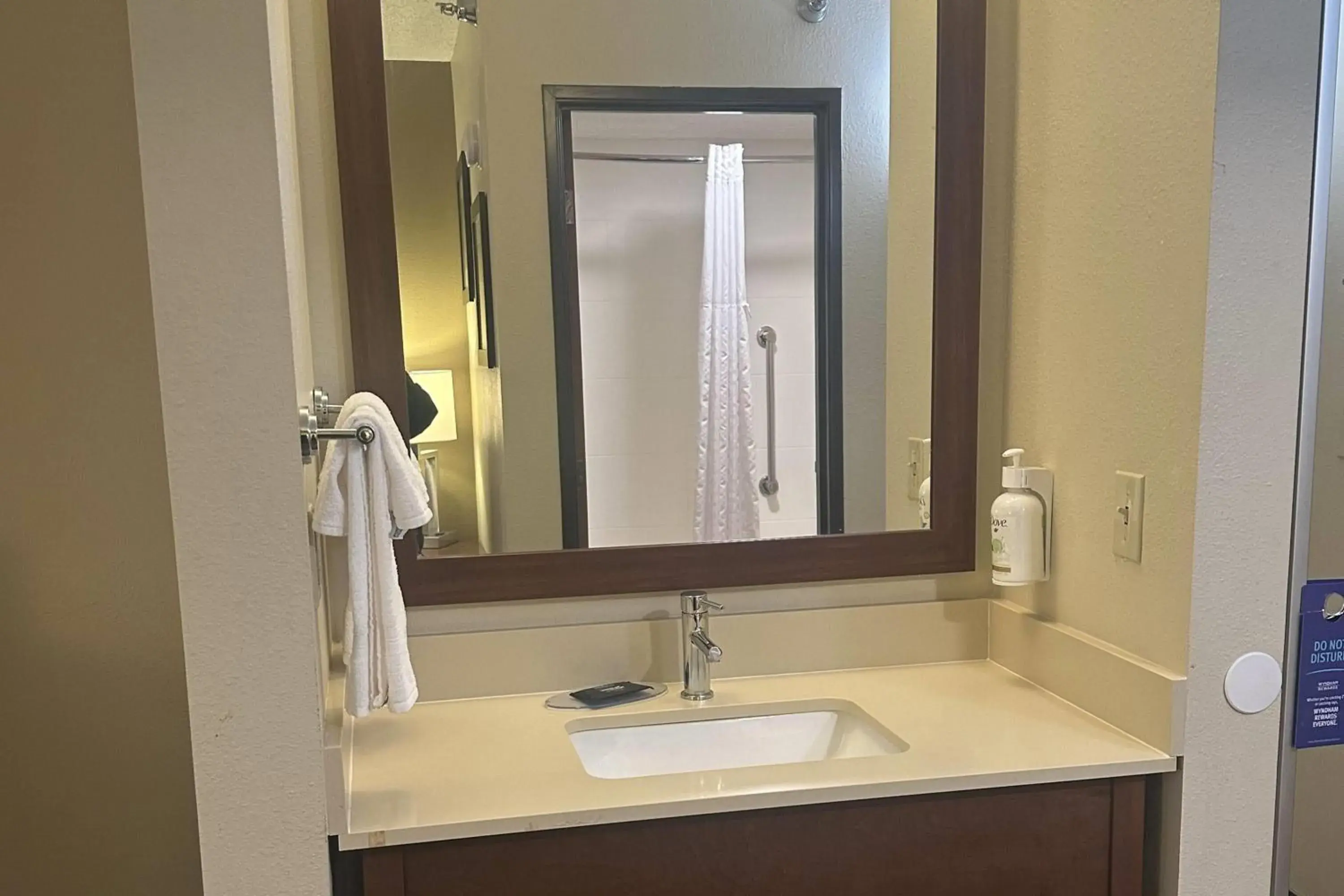 Bathroom in Wingate by Wyndham Pittsburgh West Mifflin Bathroom in Wingate by Wyndham Pittsburgh West Mifflin