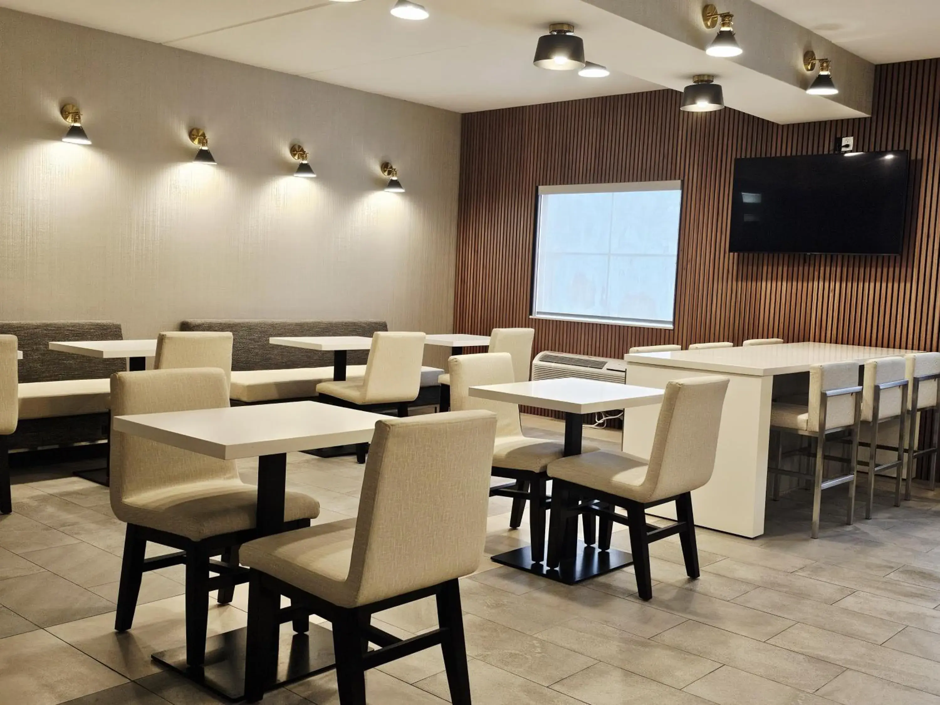 Breakfast in Wingate by Wyndham Pittsburgh West Mifflin Breakfast in Wingate by Wyndham Pittsburgh West Mifflin