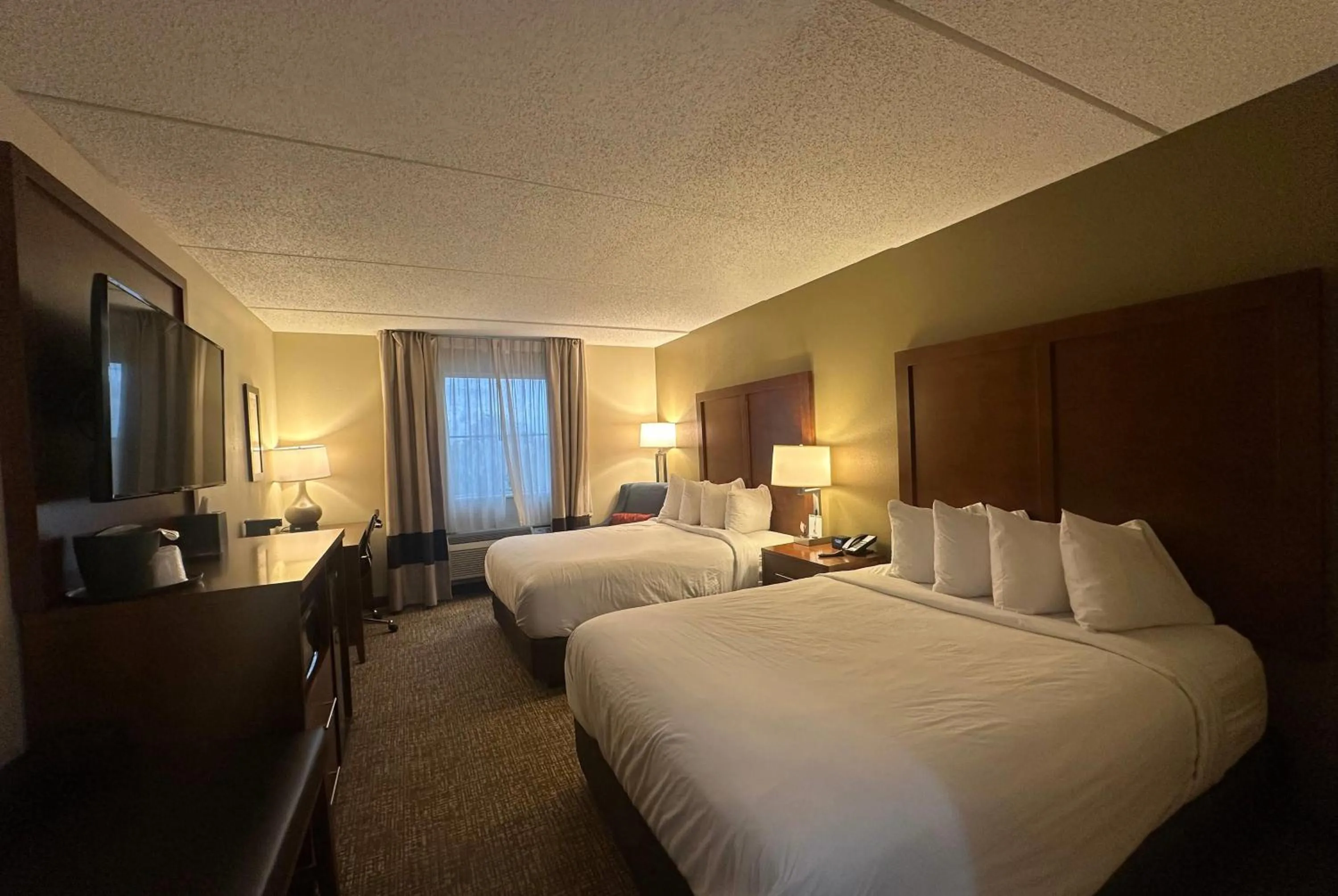 Photo of the whole room, Bed in Wingate by Wyndham Pittsburgh West Mifflin