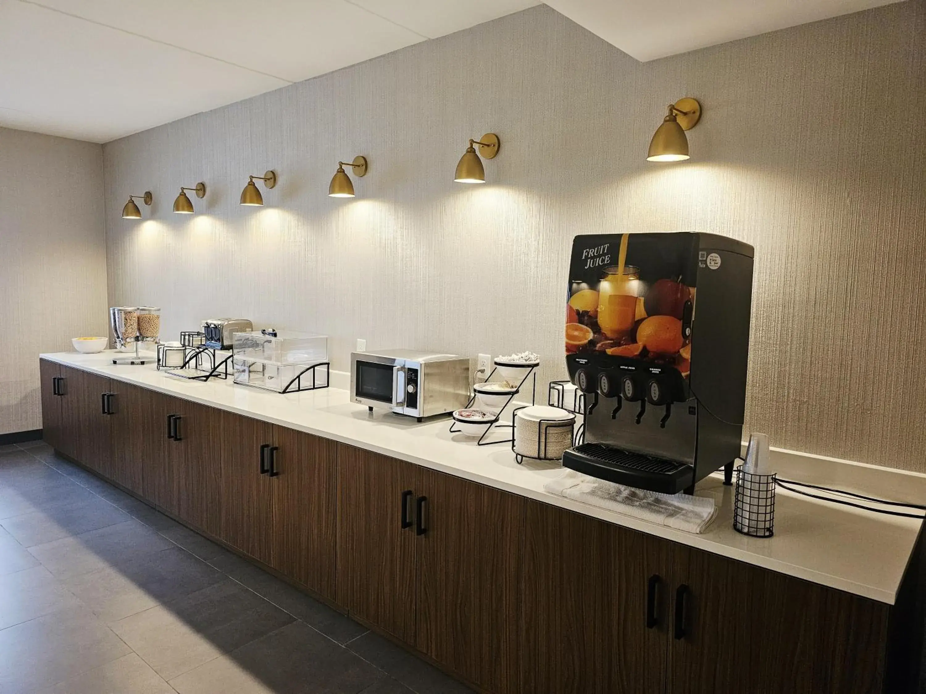 Breakfast in Wingate by Wyndham Pittsburgh West Mifflin Breakfast in Wingate by Wyndham Pittsburgh West Mifflin