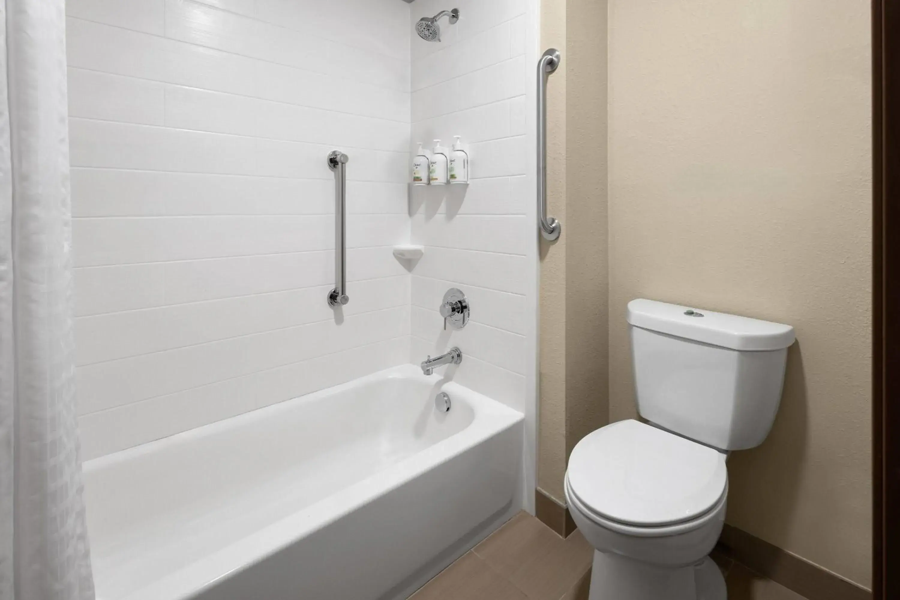 Superior King Room - Non-Smoking in Wingate by Wyndham Grove City Superior King Room - Non-Smoking in Wingate by Wyndham Grove City