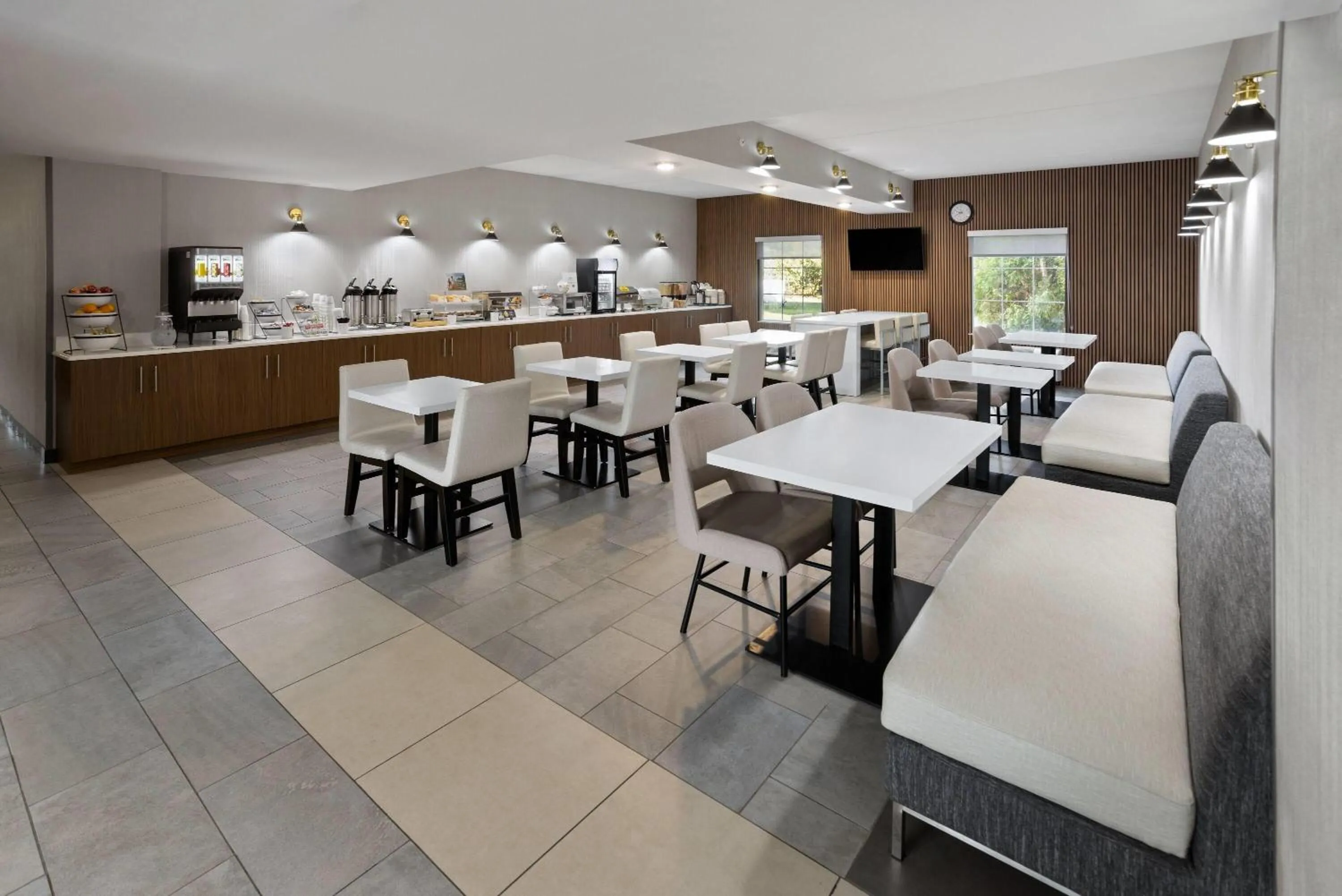 Breakfast in Wingate by Wyndham Grove City