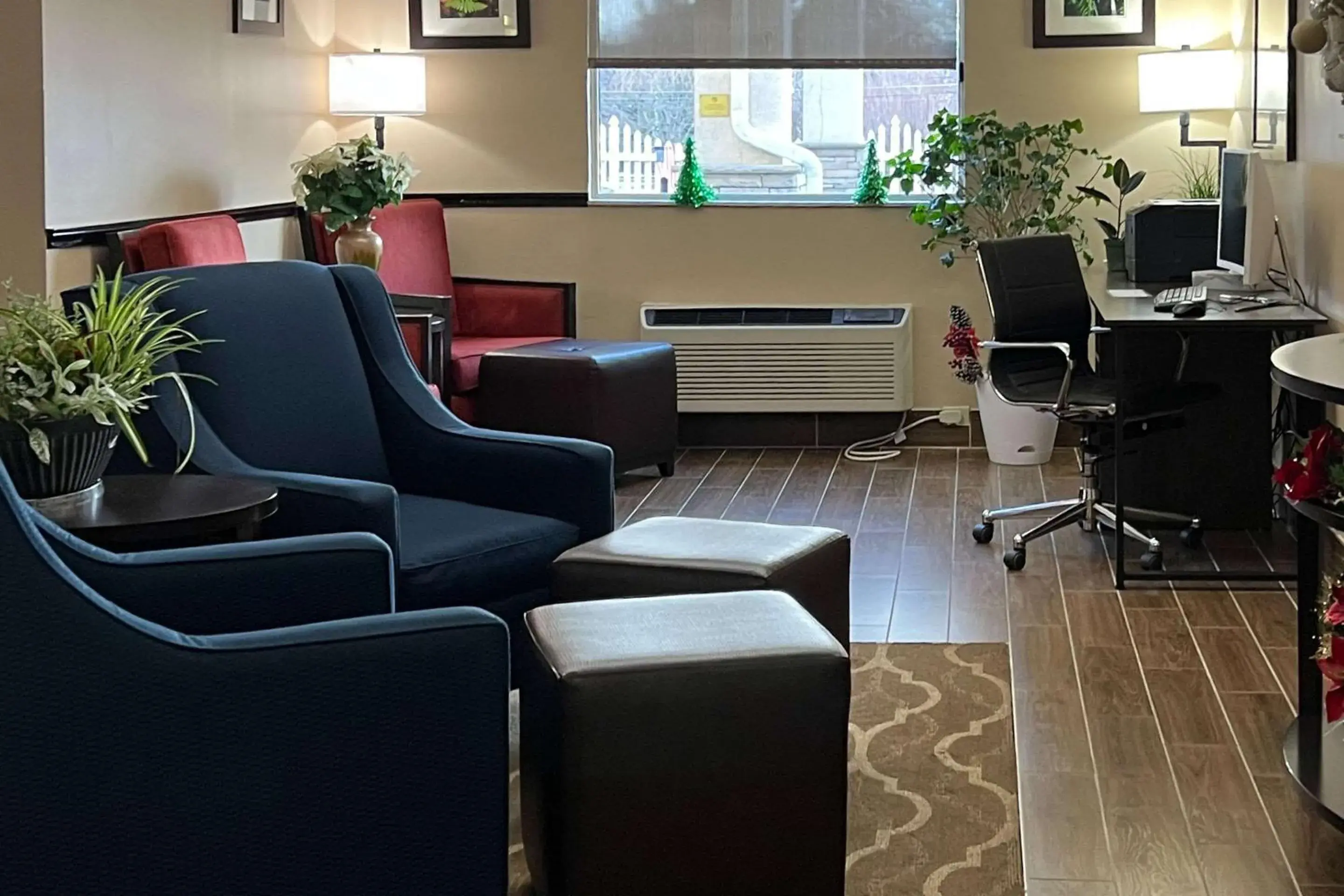 Lobby or reception in Comfort Inn & Suites Wilkes Barre - Arena Lobby or reception in Comfort Inn & Suites Wilkes Barre - Arena