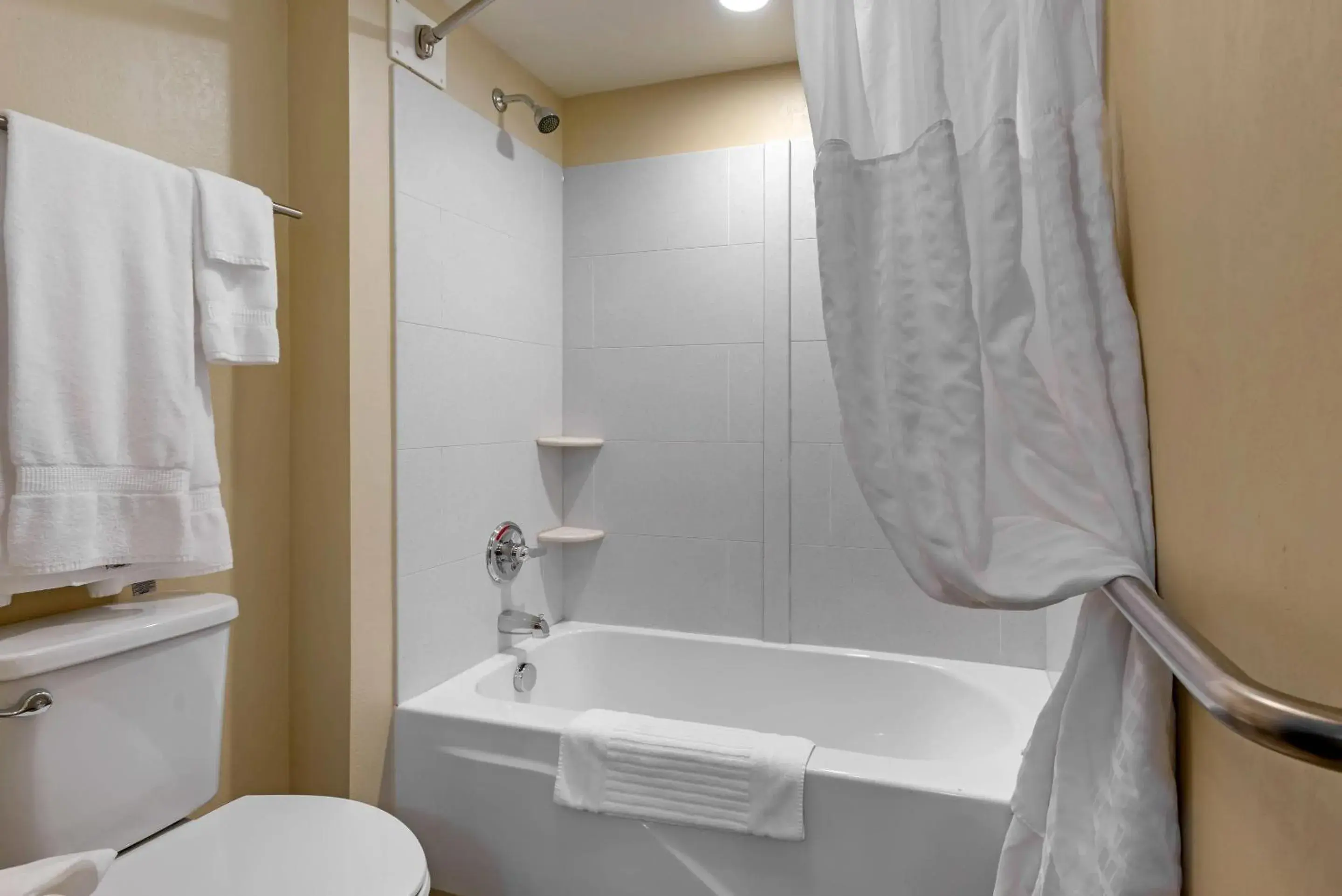 Bedroom in Comfort Inn & Suites Wilkes Barre - Arena Bedroom in Comfort Inn & Suites Wilkes Barre - Arena