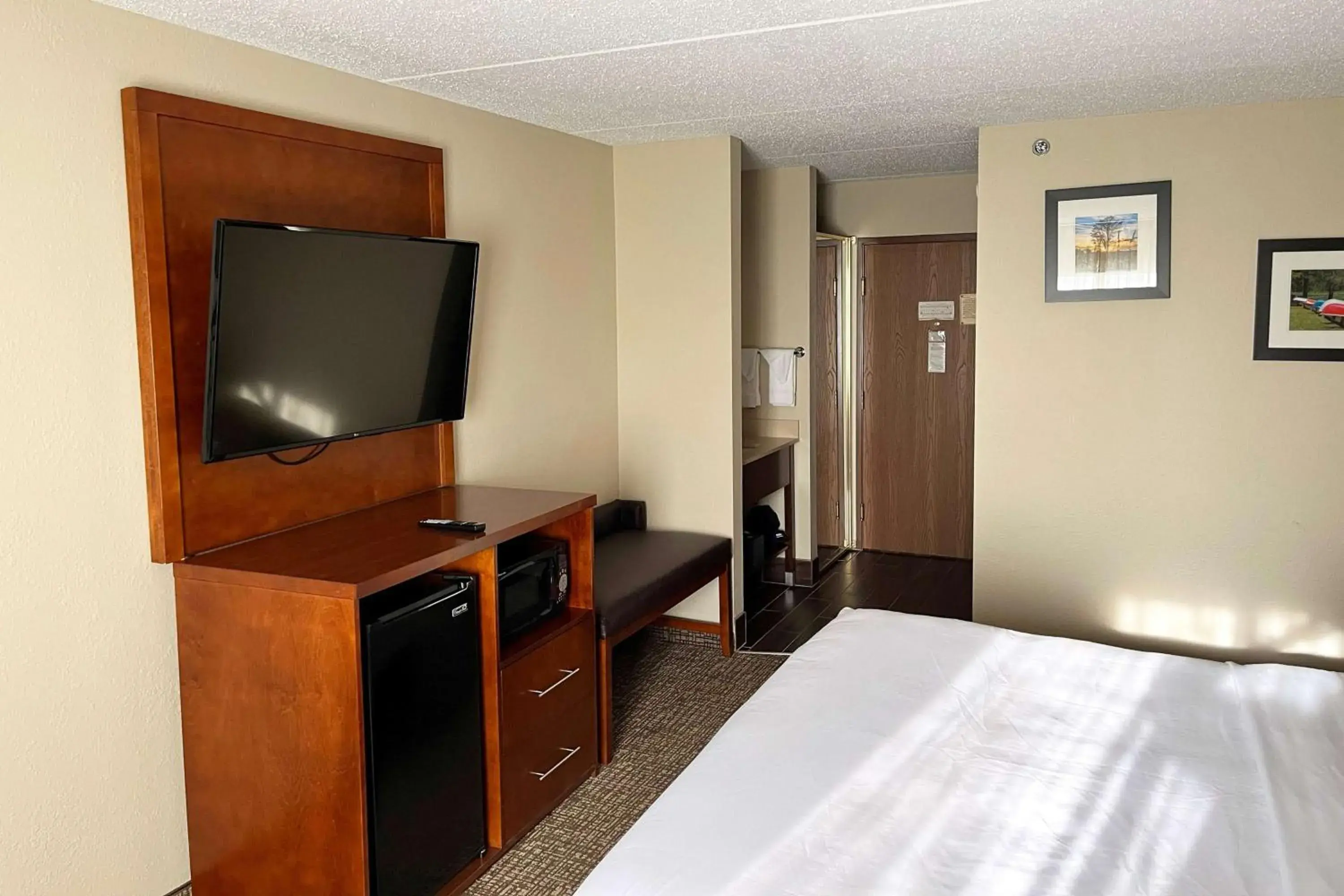 Photo of the whole room, Bed in Wingate by Wyndham Clearfield Photo of the whole room, Bed in Wingate by Wyndham Clearfield