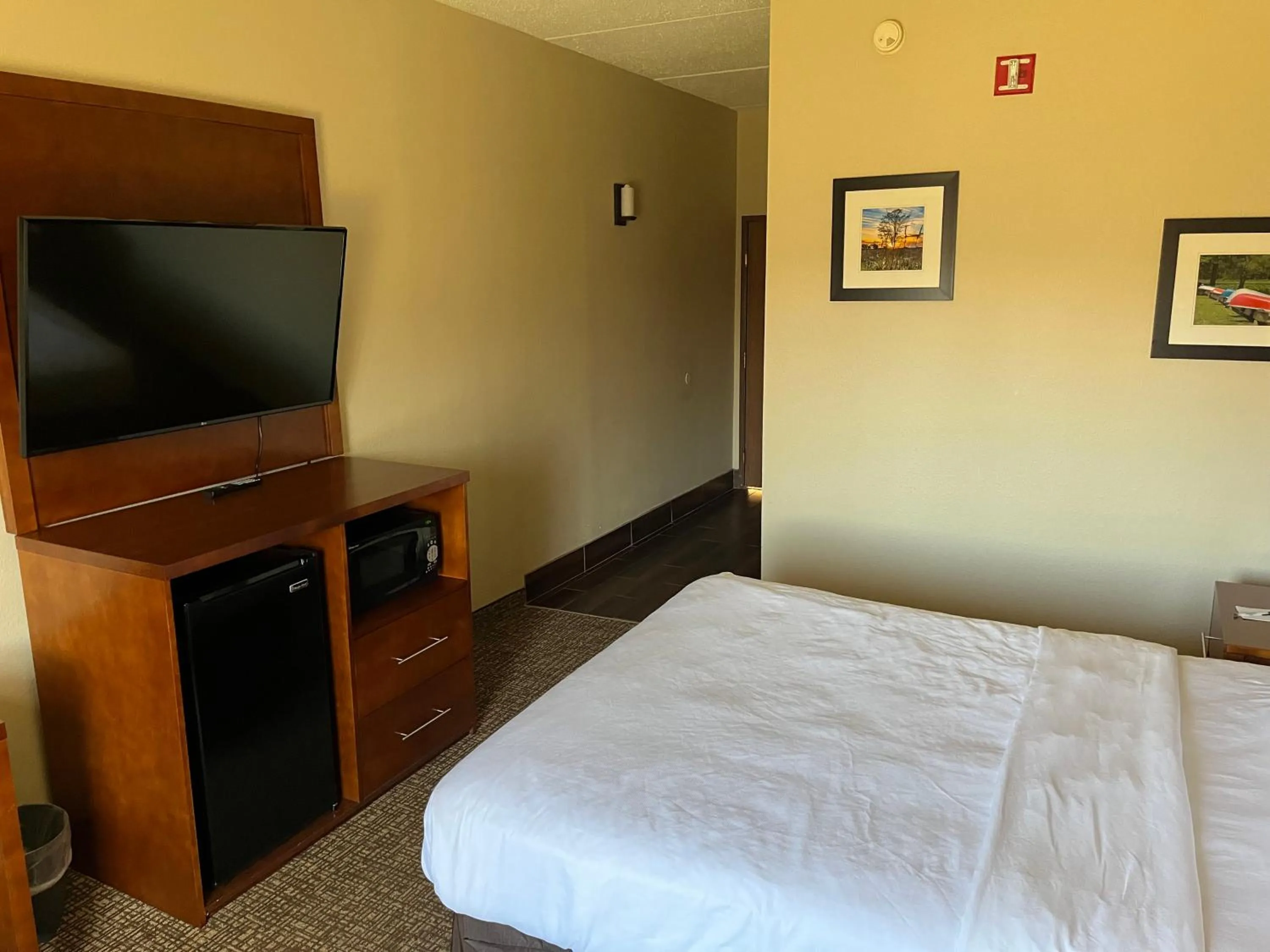 Bedroom, Bed in Wingate by Wyndham Clearfield