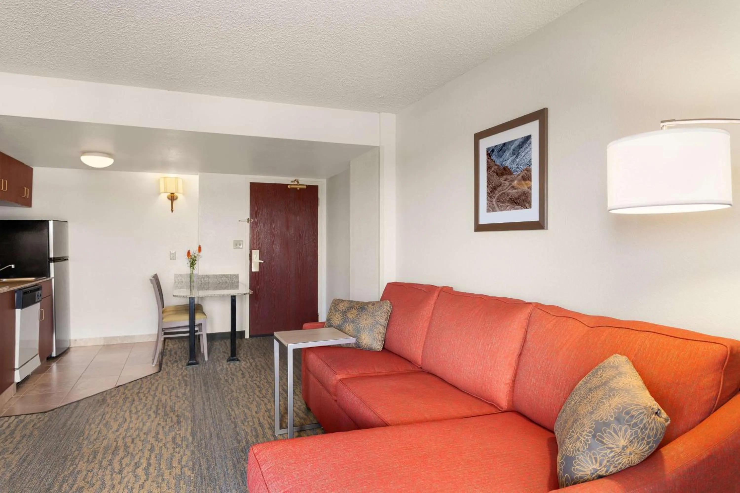 Living room in Hampton Inn & Suites Denver-Cherry Creek