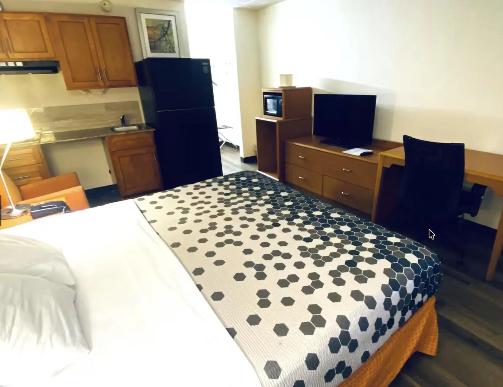 Bed in Travelodge by Wyndham Shamokin Dam/Selinsgrove