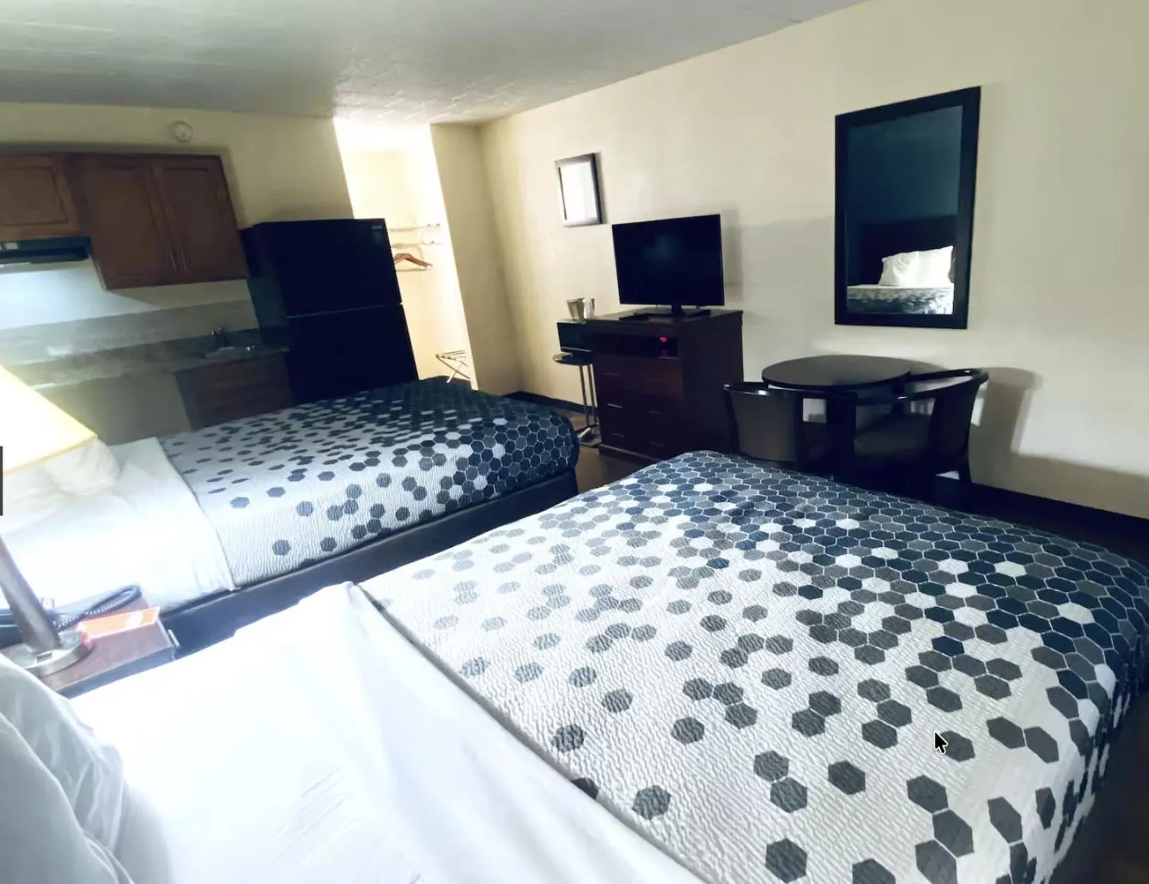 Bed in Travelodge by Wyndham Shamokin Dam/Selinsgrove