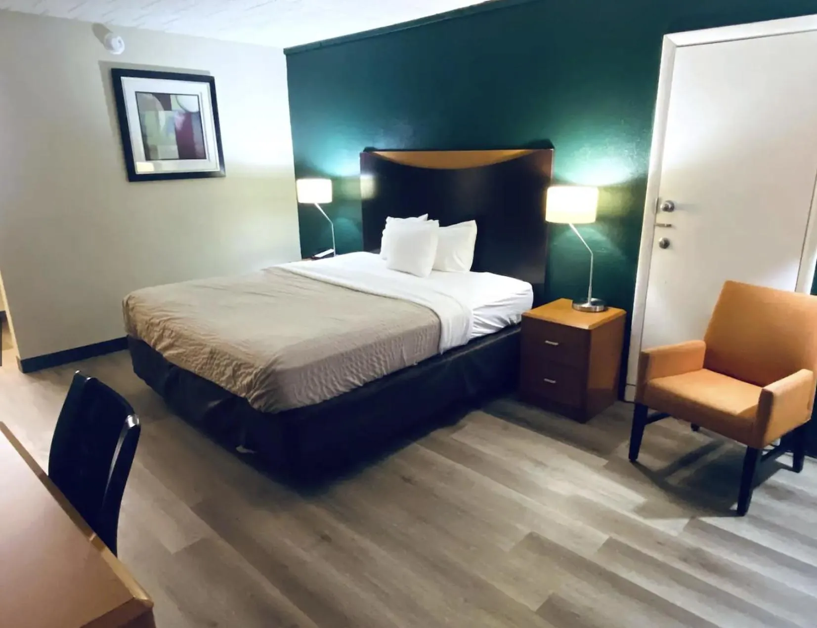 Bed in Travelodge by Wyndham Shamokin Dam/Selinsgrove