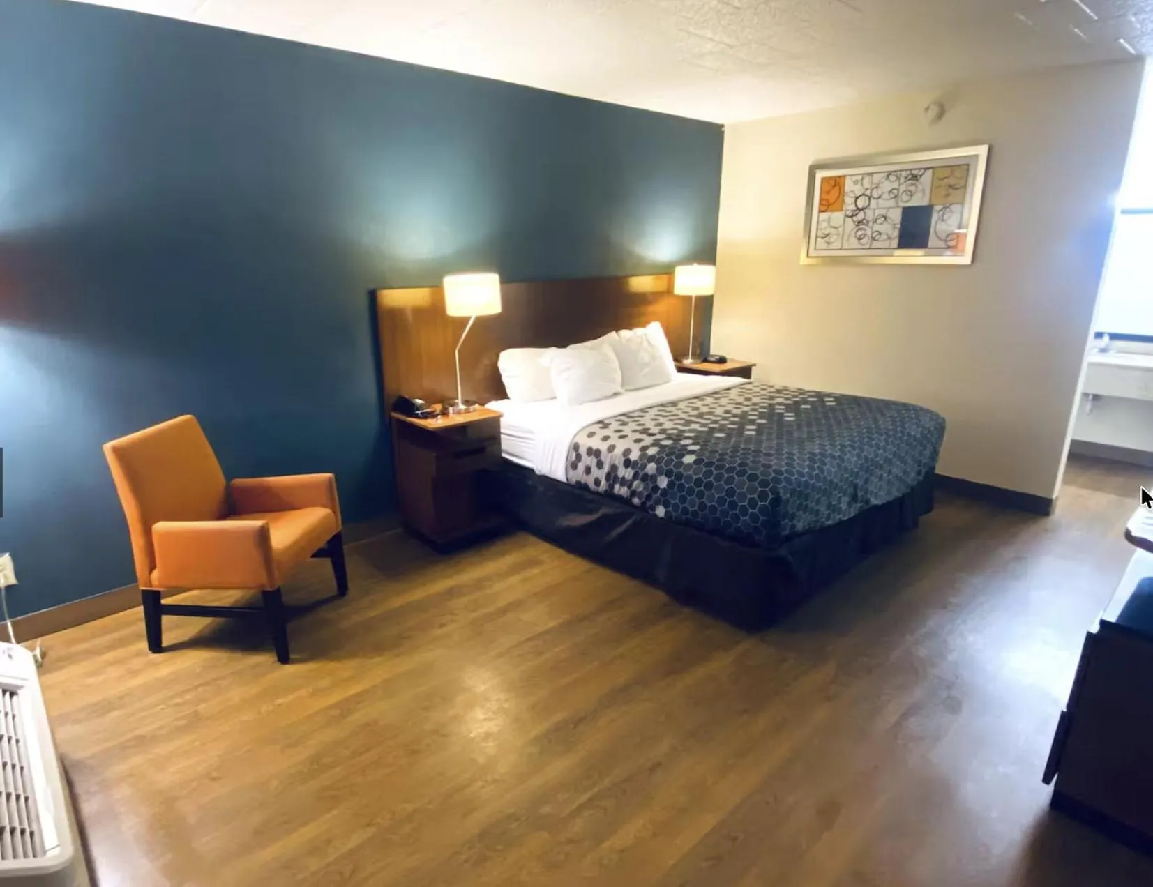 Bed in Travelodge by Wyndham Shamokin Dam/Selinsgrove