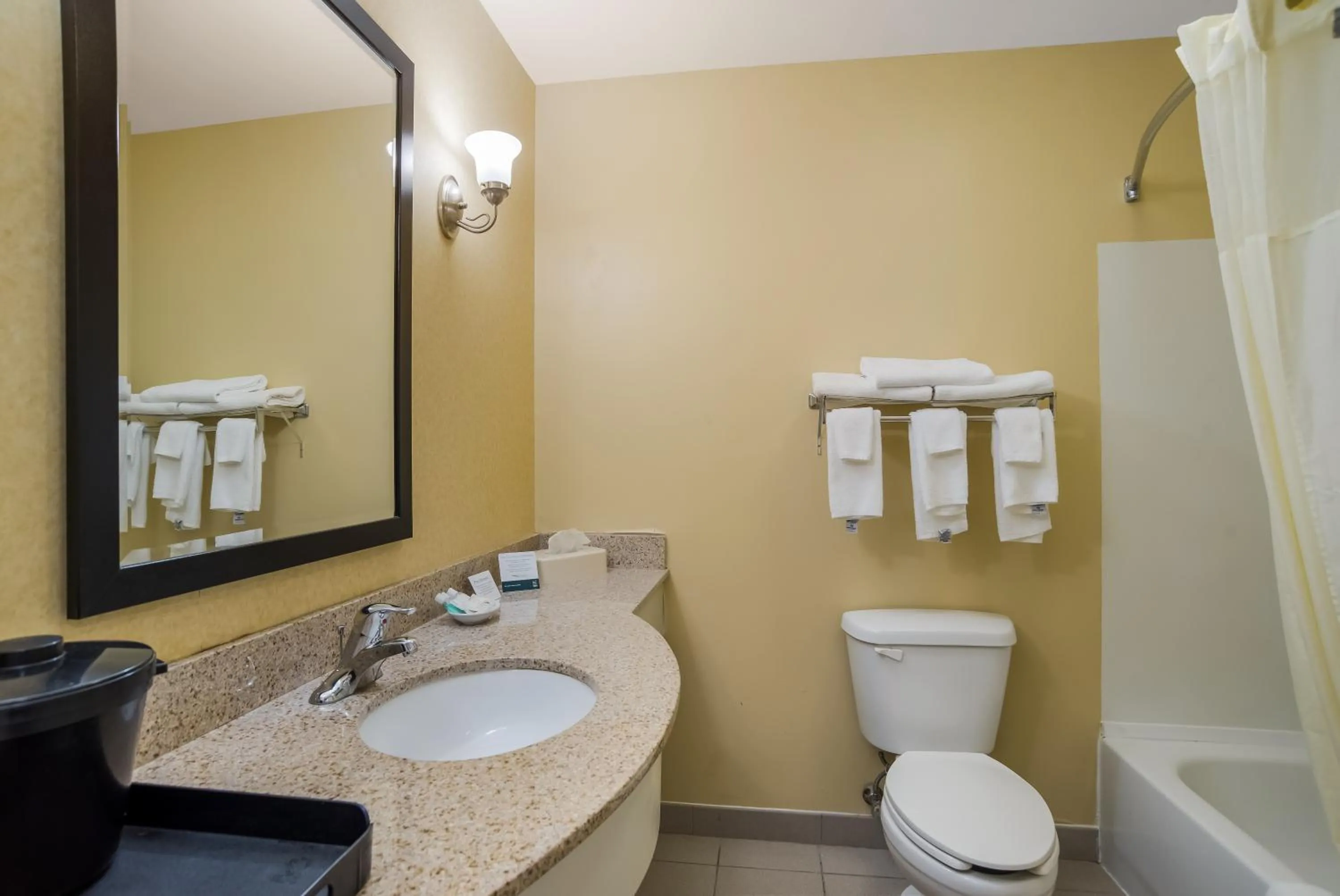 Quality Inn & Suites Chambersburg Northeast
