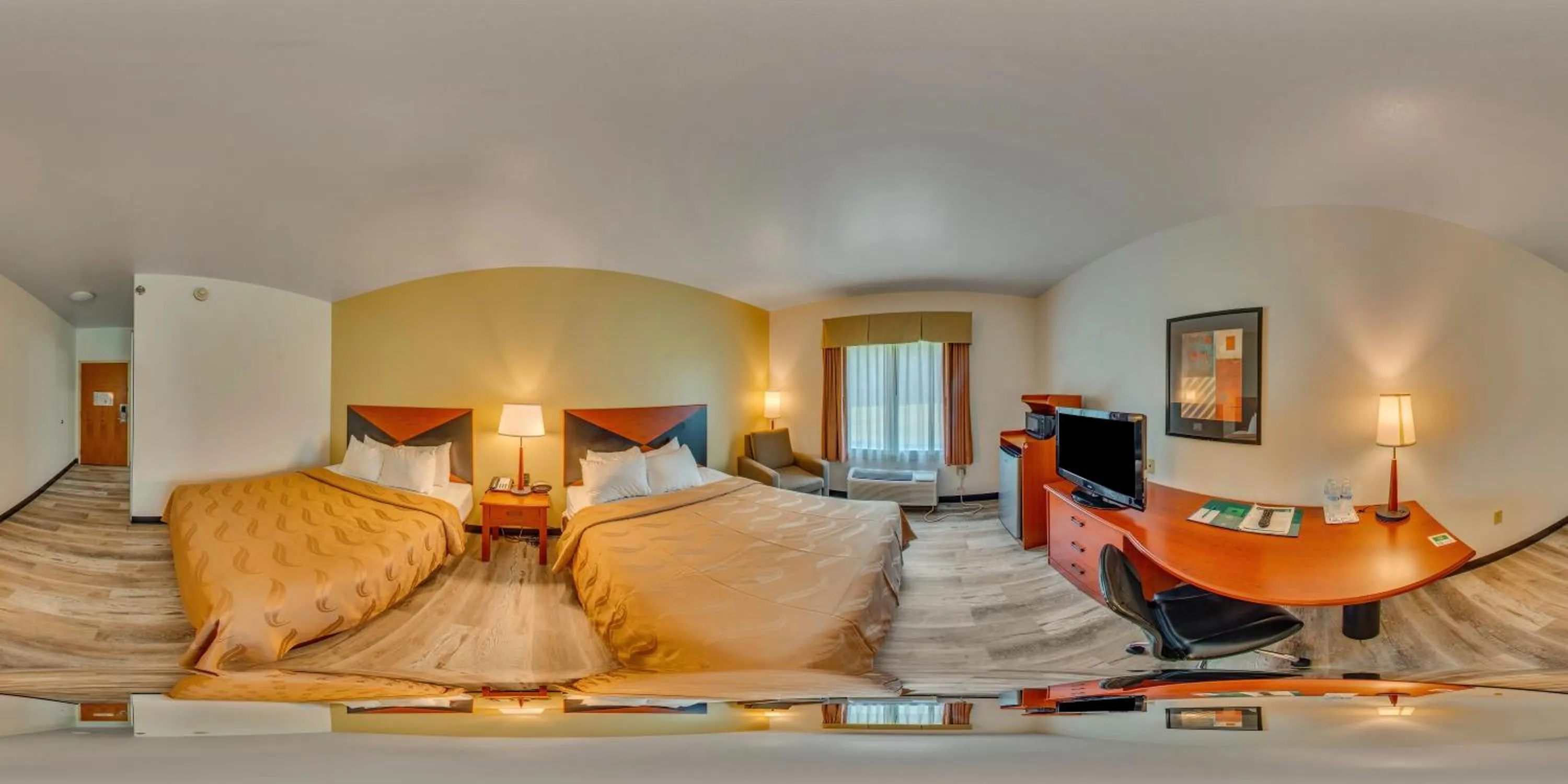 Bed in Quality Inn & Suites Chambersburg Northeast