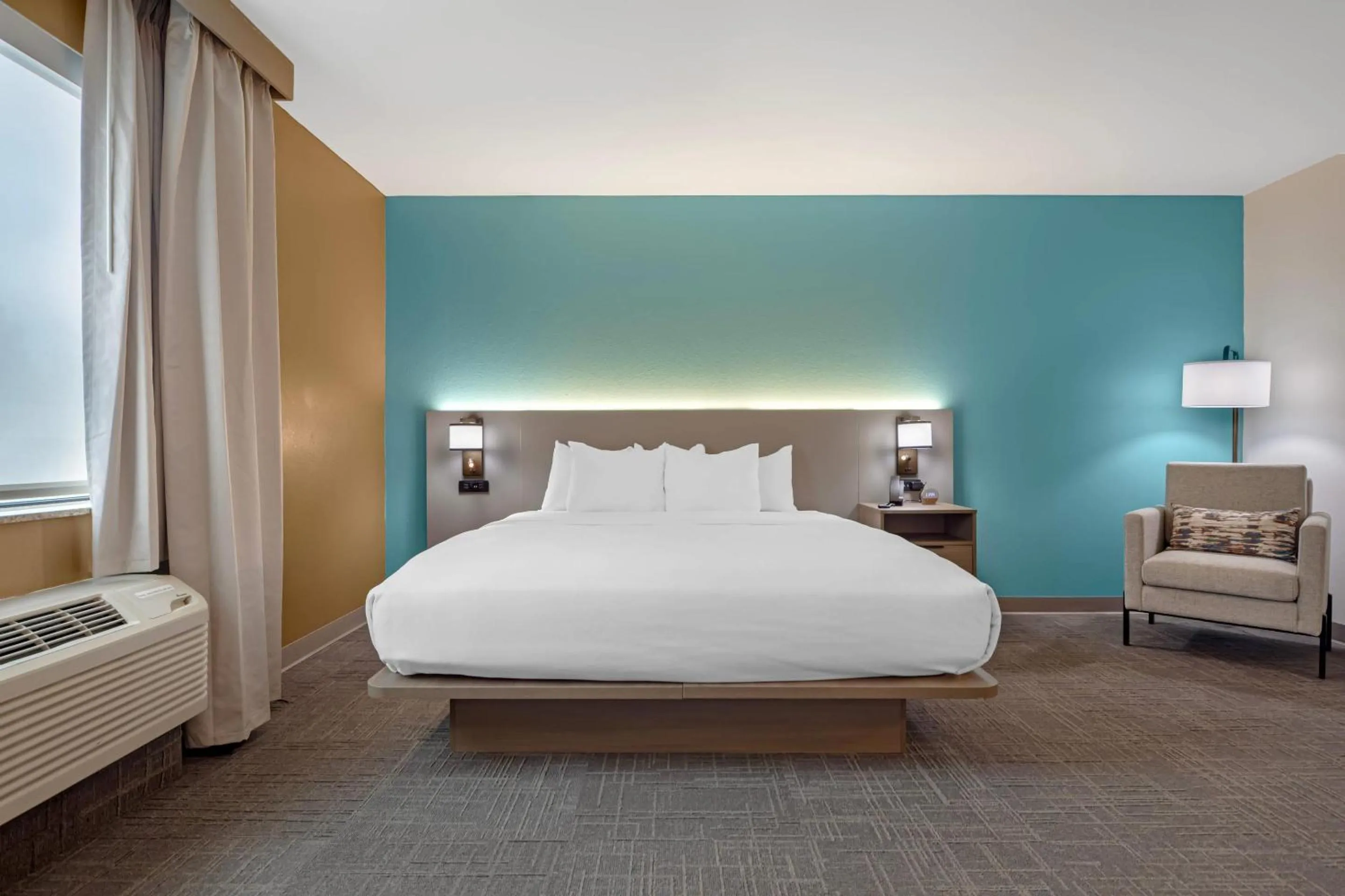 Bedroom, Bed in Comfort Suites Lewisburg