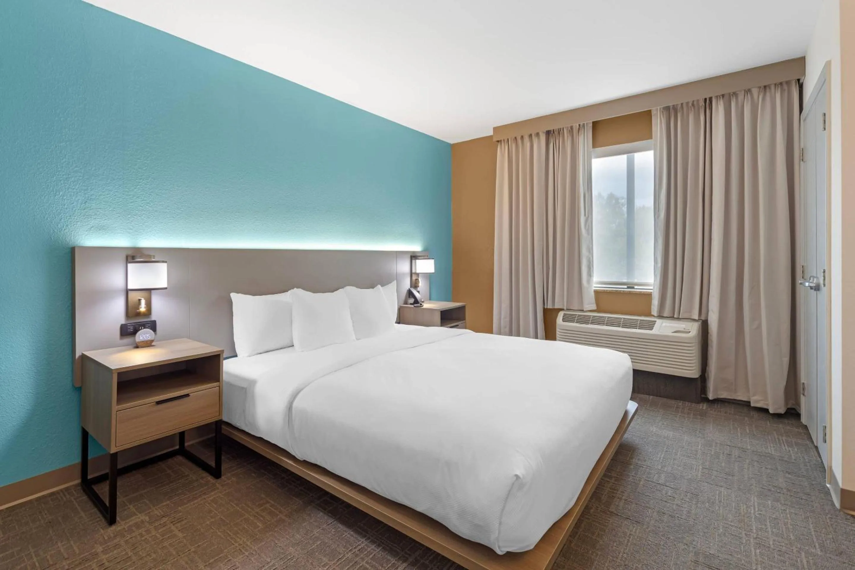 Bedroom, Bed in Comfort Suites Lewisburg