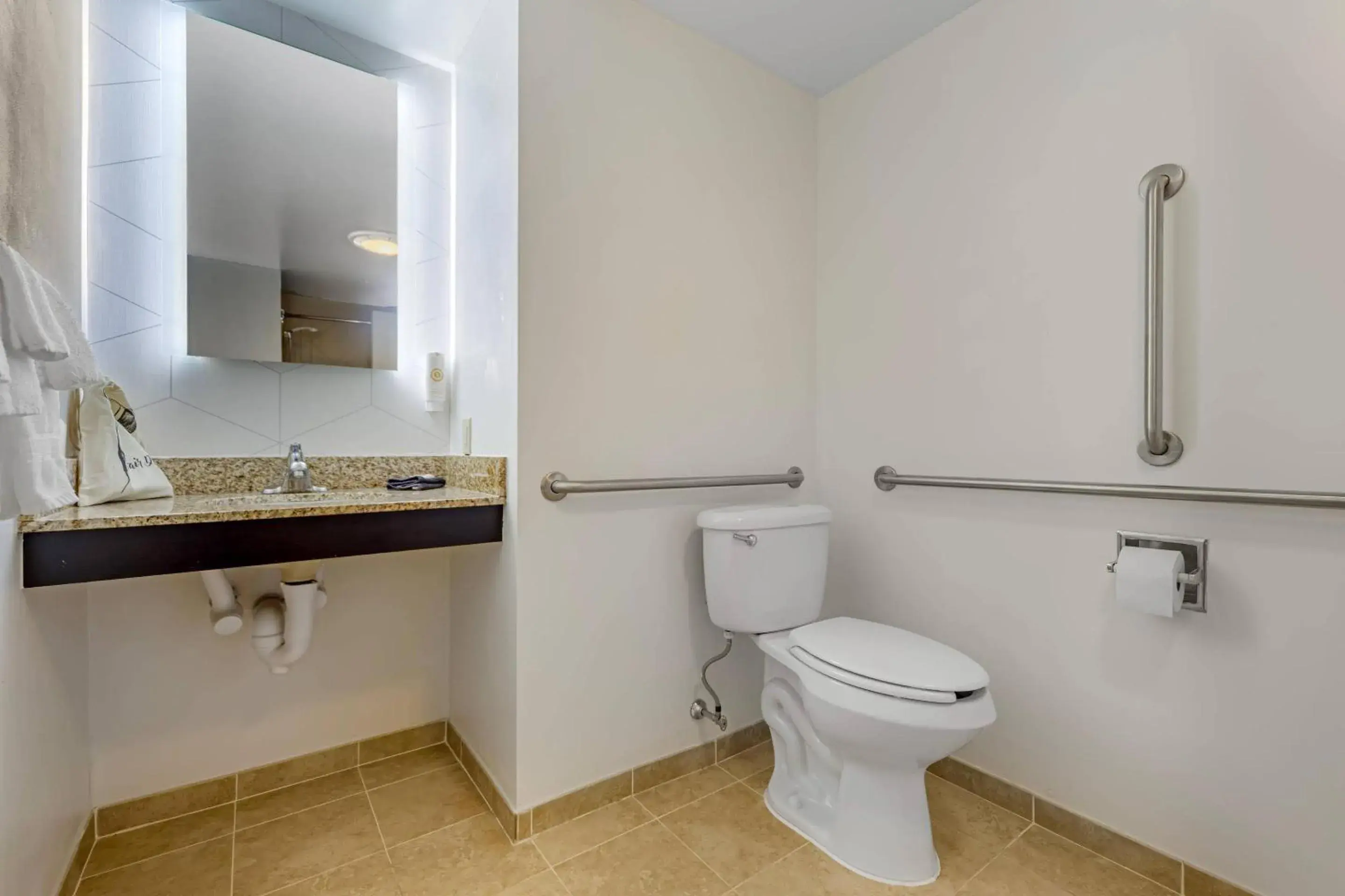 Bedroom in Comfort Suites Lewisburg near University Bedroom in Comfort Suites Lewisburg near University