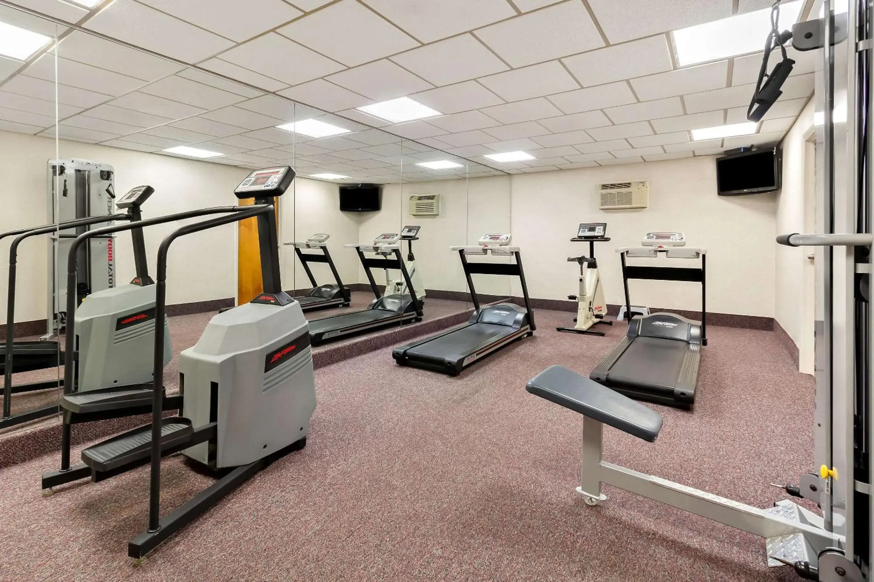 Fitness centre/facilities in Comfort Inn Somerset Fitness centre/facilities in Comfort Inn Somerset