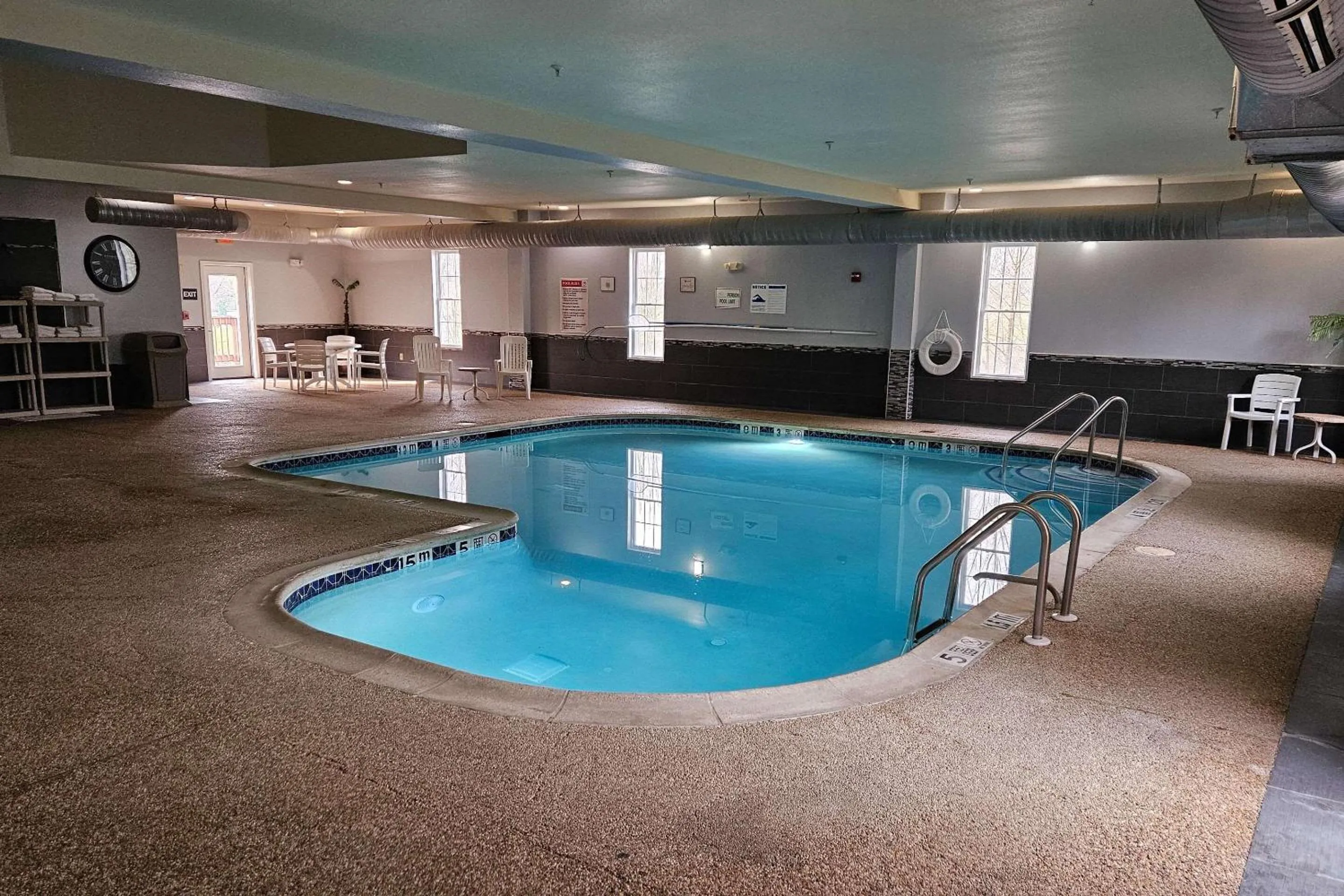 Swimming pool in MainStay Suites Grantville - Hershey North