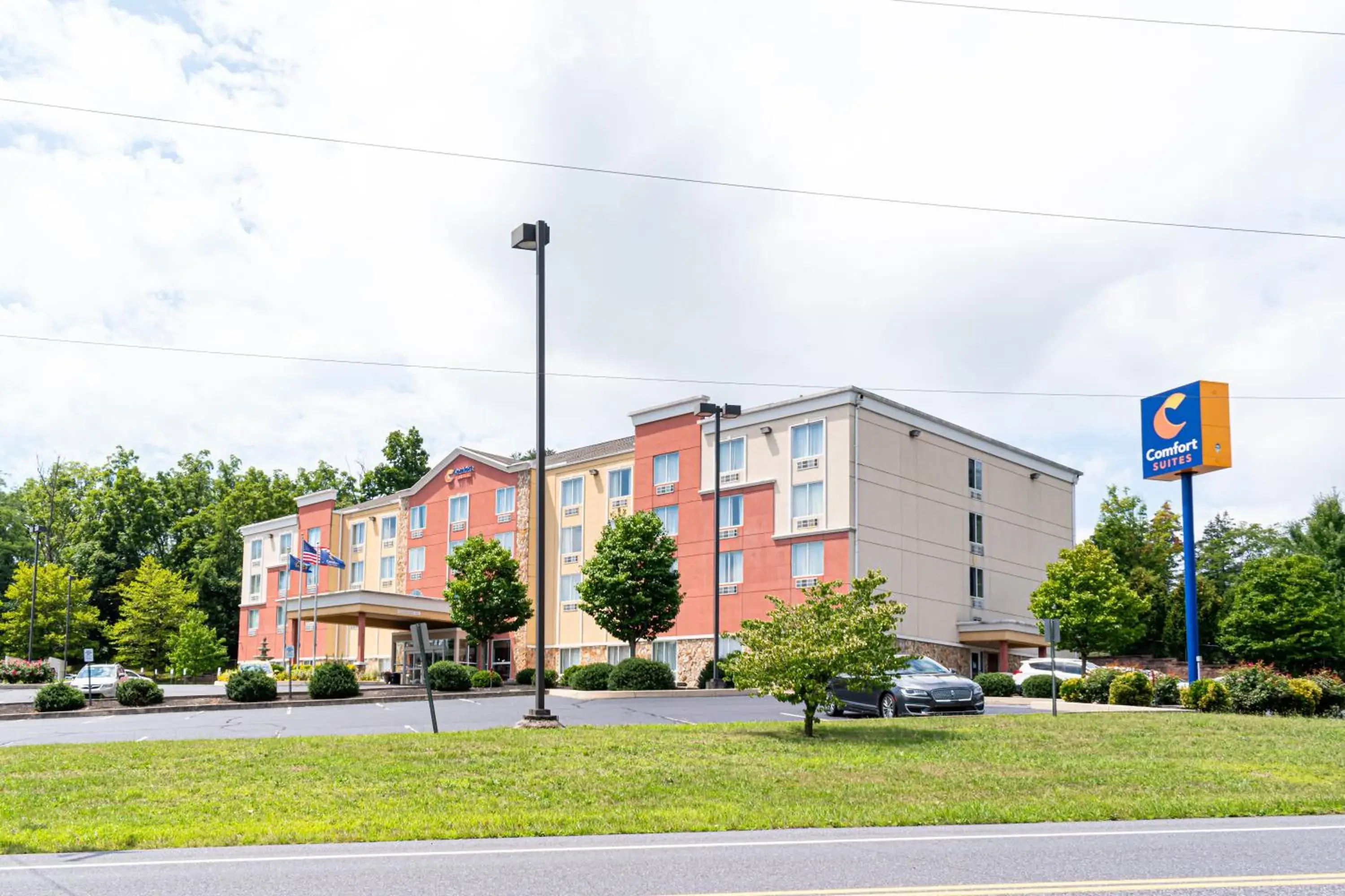 Street view in Comfort Suites Near Gettysburg Battlefield Visitor Center Street view in Comfort Suites Near Gettysburg Battlefield Visitor Center