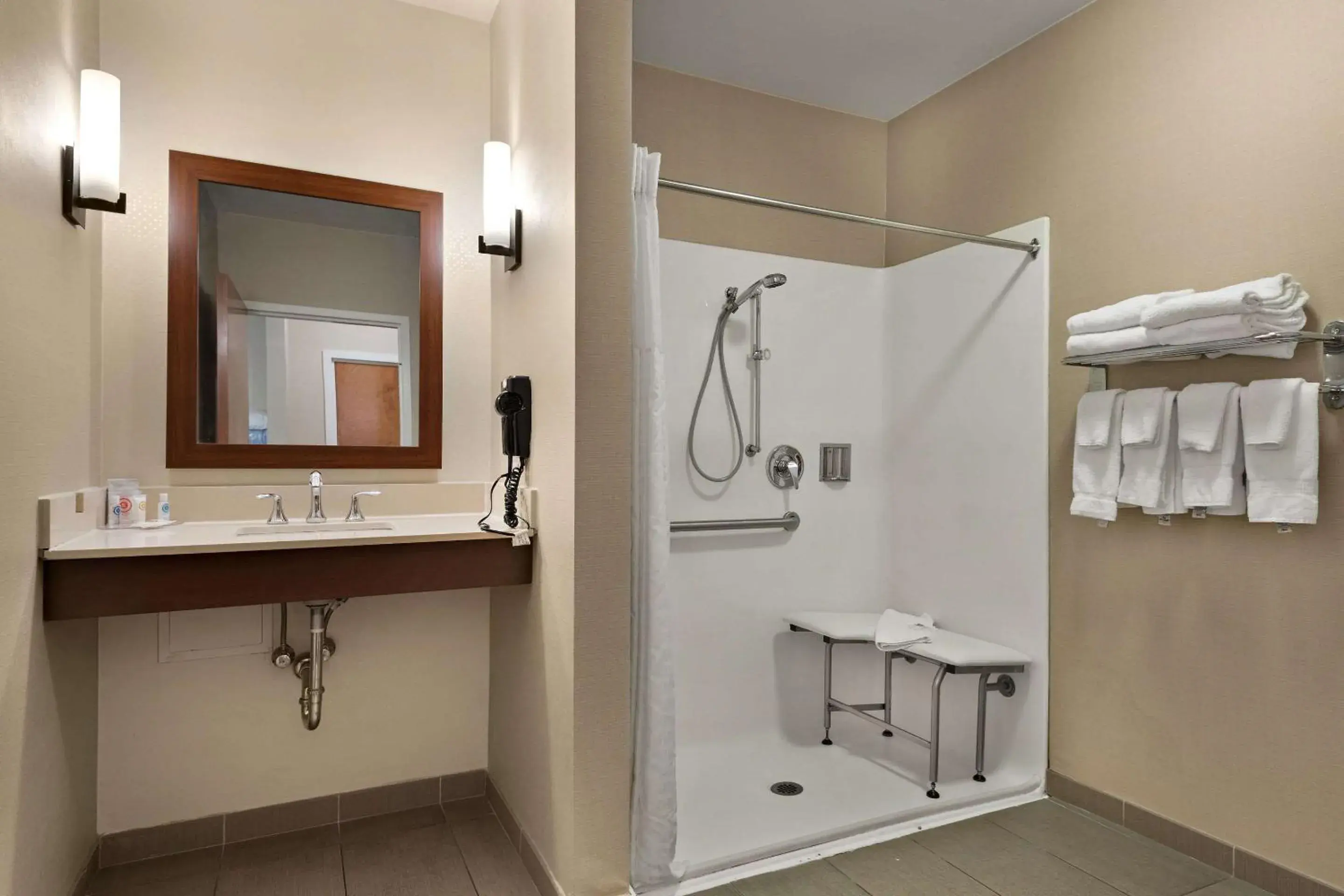 Bedroom in Comfort Suites Hummelstown - Hershey Bedroom in Comfort Suites Hummelstown - Hershey