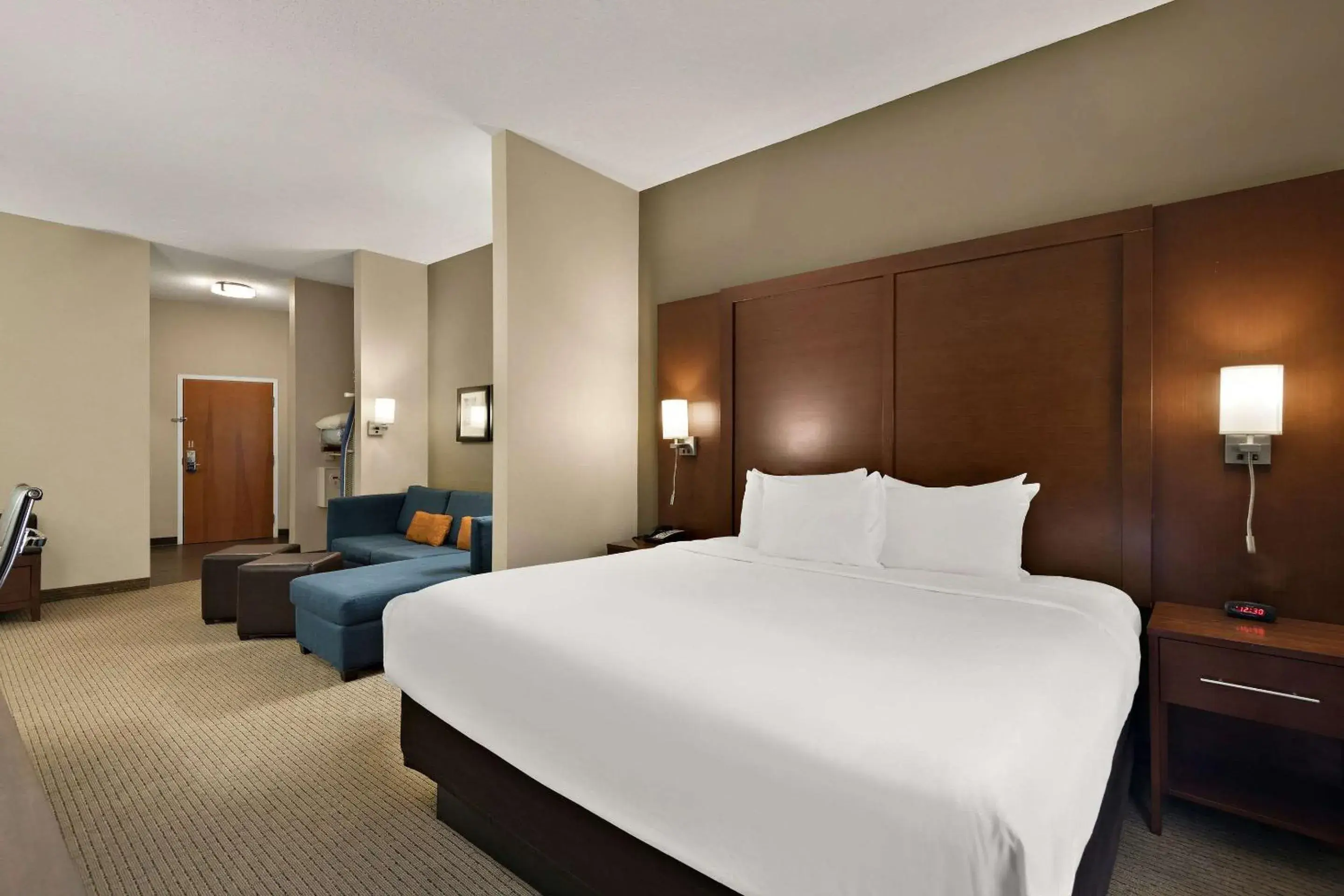 Bedroom, Bed in Comfort Suites Hummelstown - Hershey Bedroom, Bed in Comfort Suites Hummelstown - Hershey