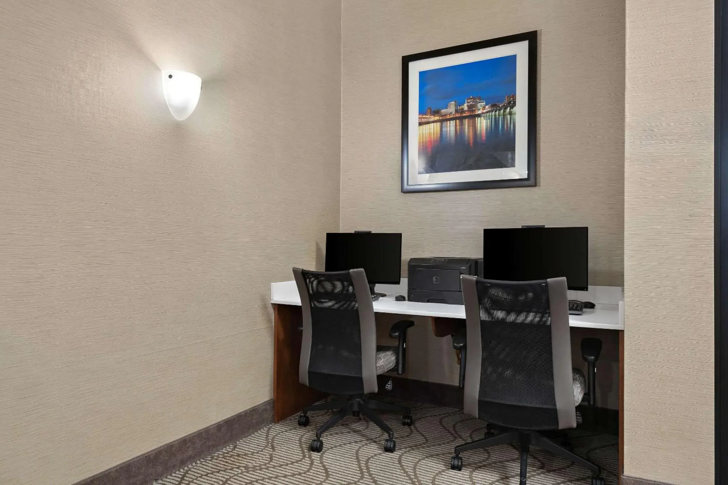 Business facilities in Comfort Suites Hummelstown - Hershey Business facilities in Comfort Suites Hummelstown - Hershey