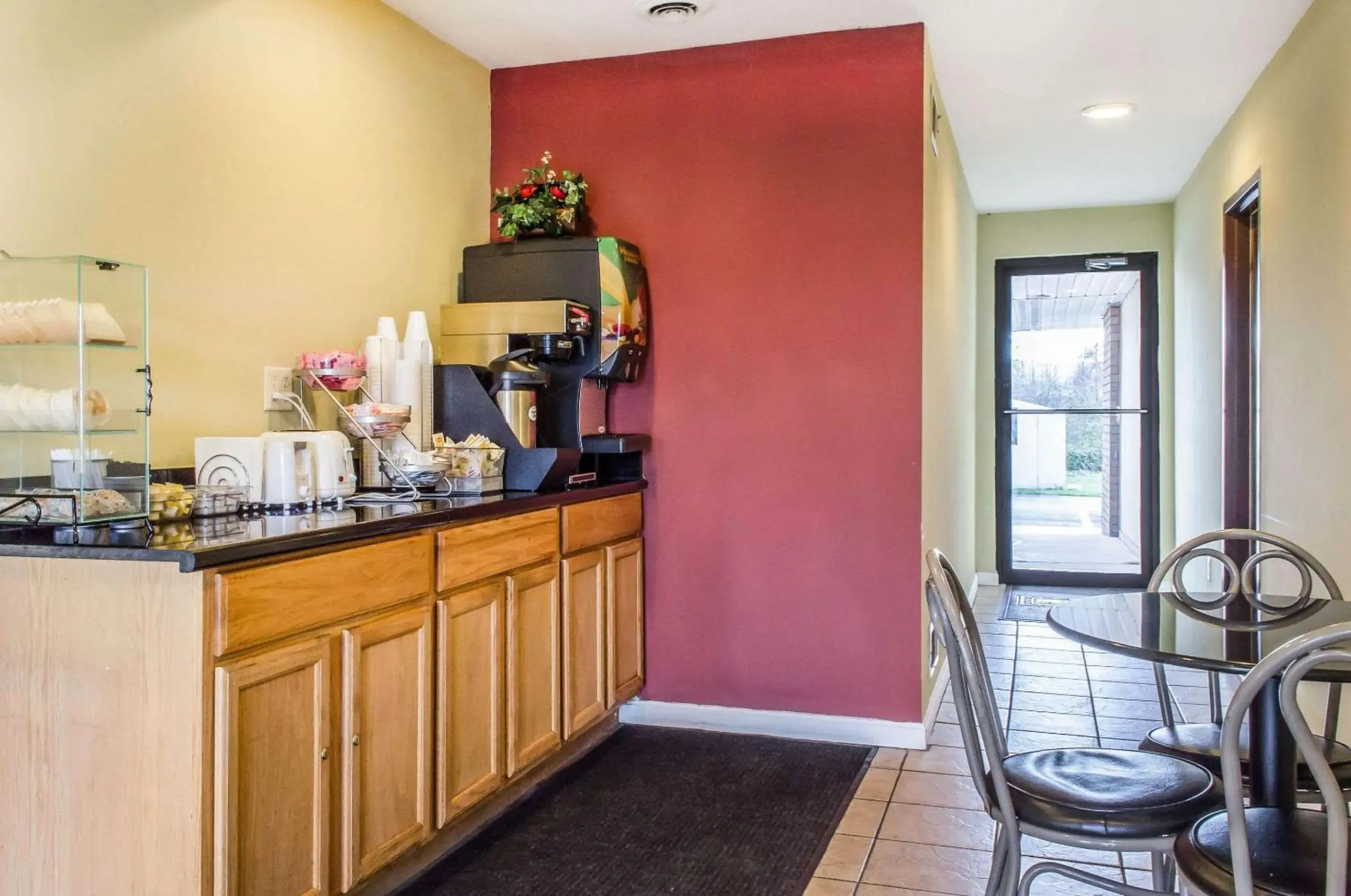 Restaurant/places to eat in Rodeway Inn Restaurant/places to eat in Rodeway Inn