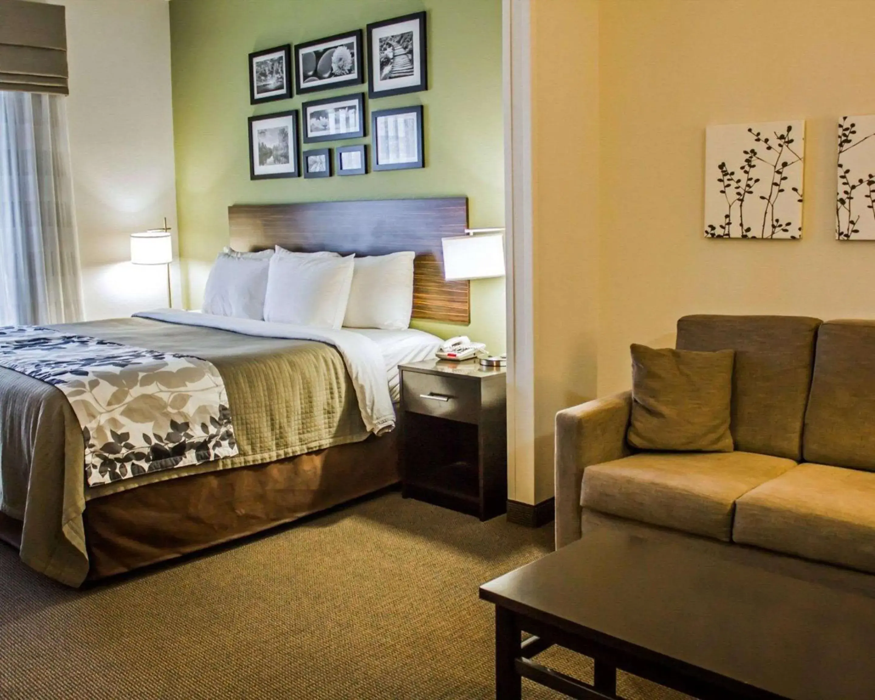 Bedroom, Bed in Sleep Inn & Suites Harrisburg - Hershey Southwest Bedroom, Bed in Sleep Inn & Suites Harrisburg - Hershey Southwest