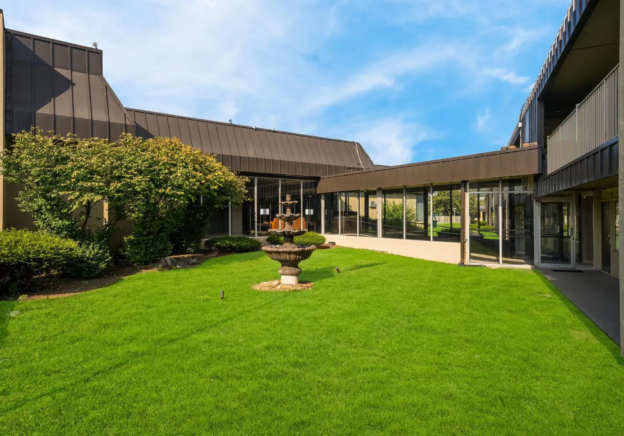 Property building in Red Roof Inn Reading Property building in Red Roof Inn Reading