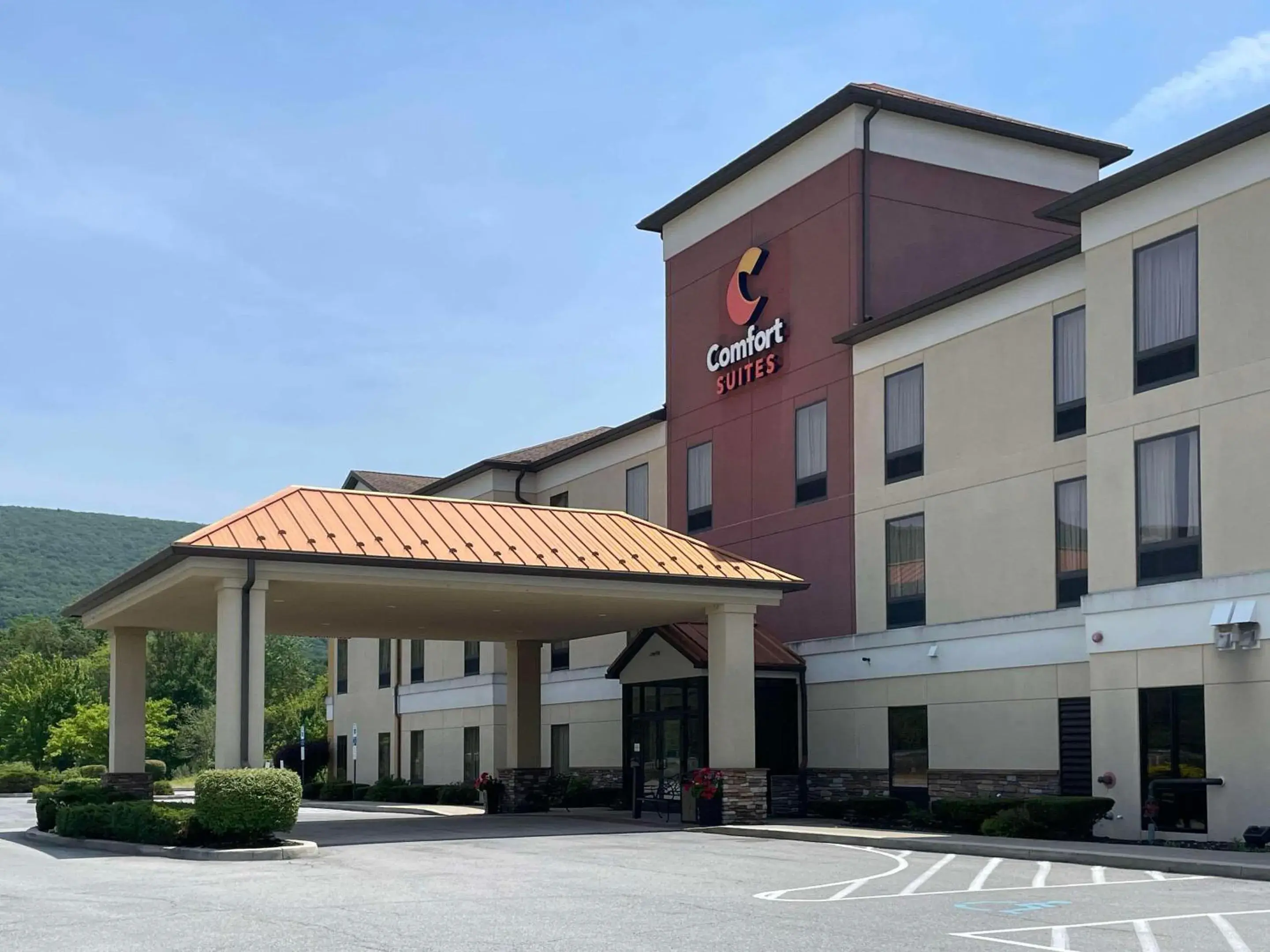 Property building in Comfort Suites Altoona North Property building in Comfort Suites Altoona North