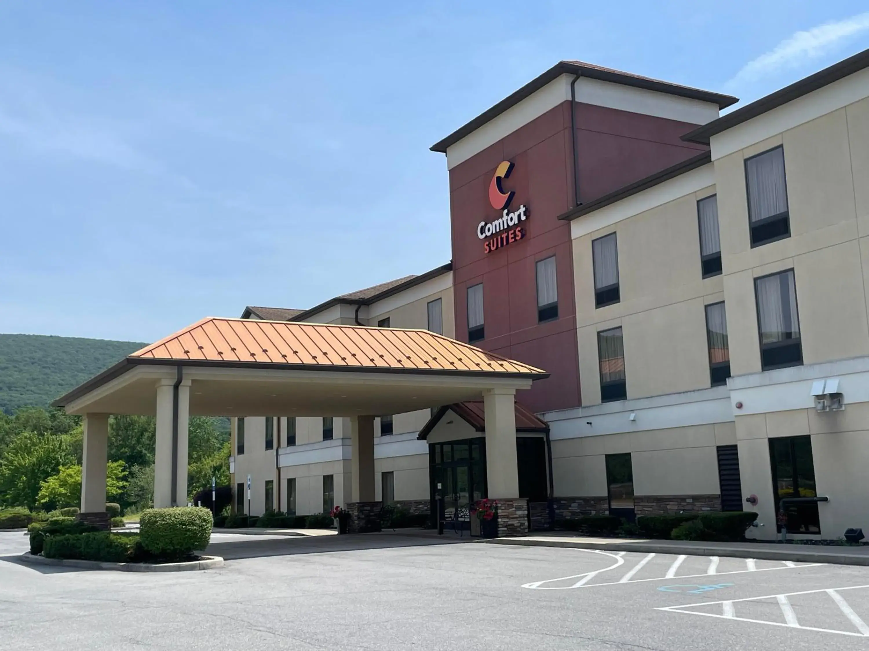 Property building in Comfort Suites Altoona North Property building in Comfort Suites Altoona North