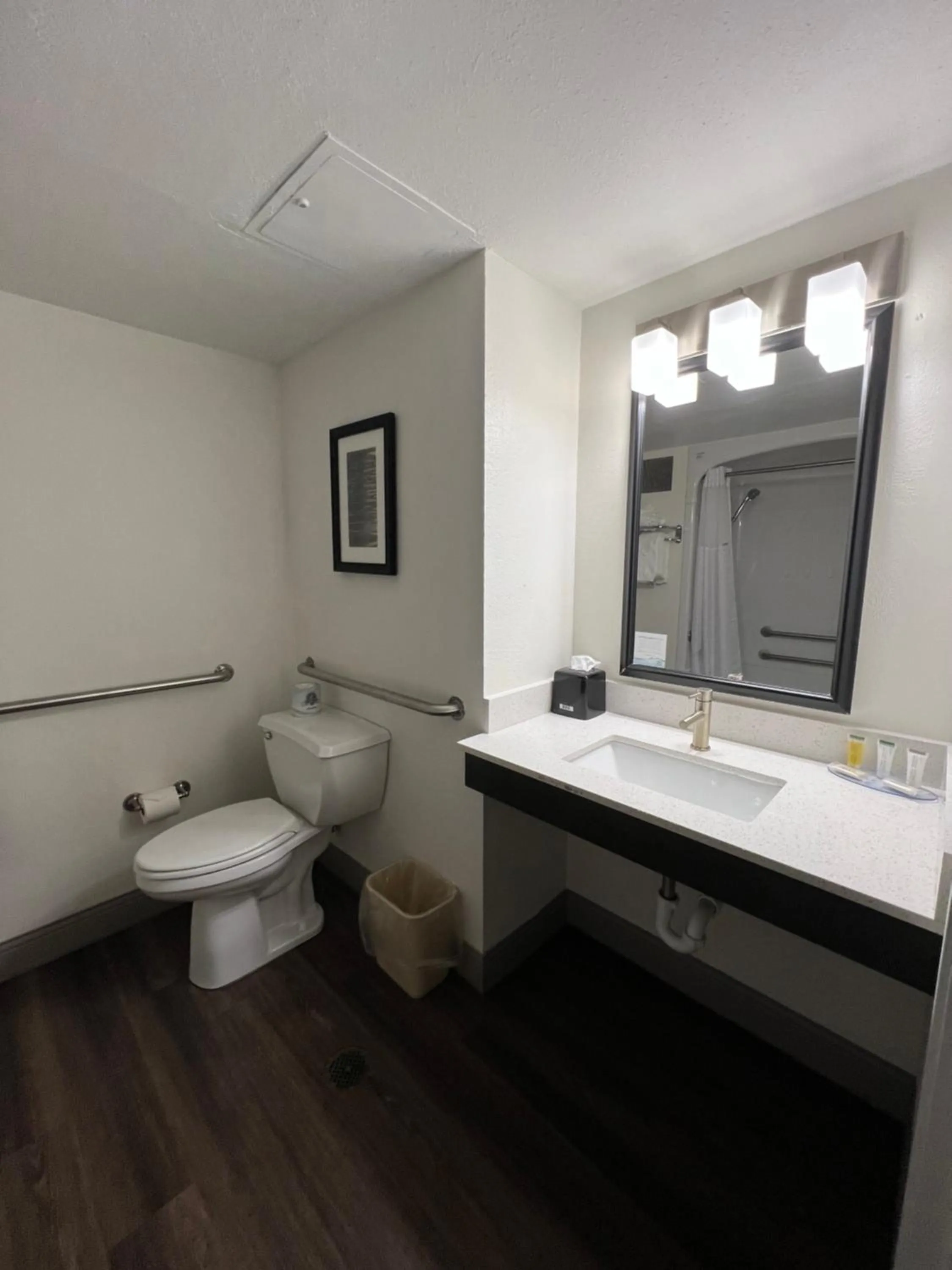 Toilet in Days Inn by Wyndham Penn State