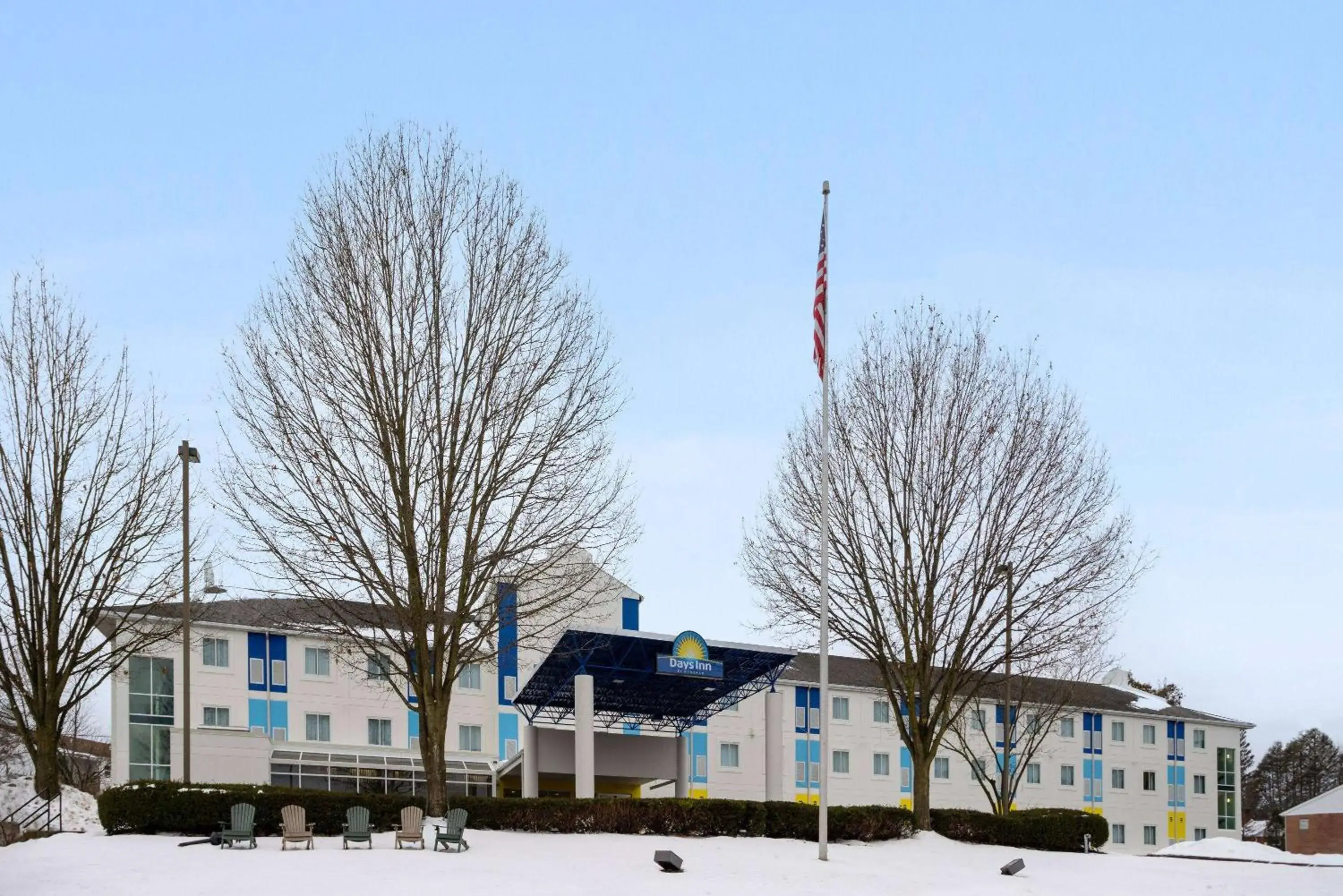 Property building in Days Inn by Wyndham Penn State Property building in Days Inn by Wyndham Penn State