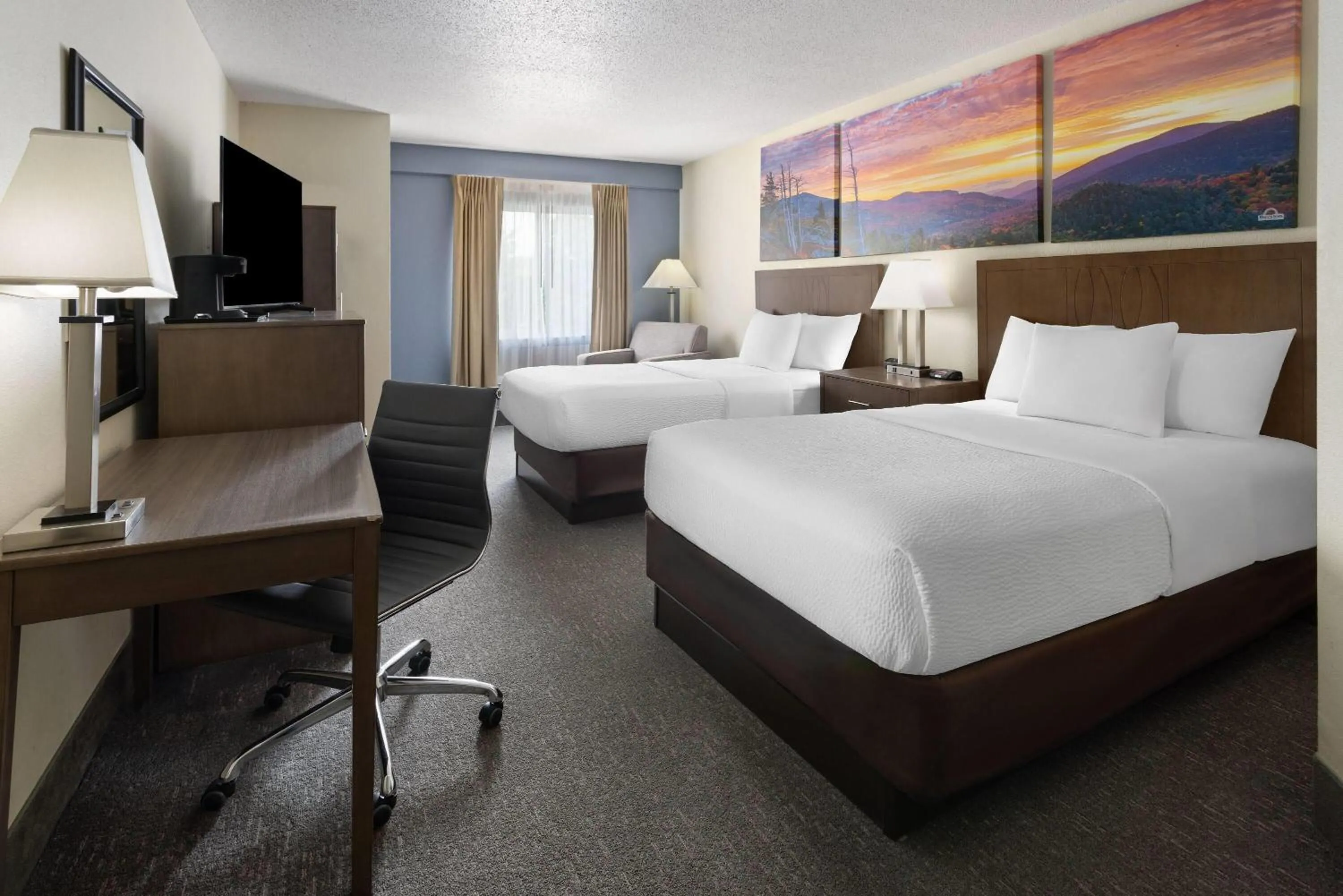 Photo of the whole room, Bed in Days Inn by Wyndham Penn State
