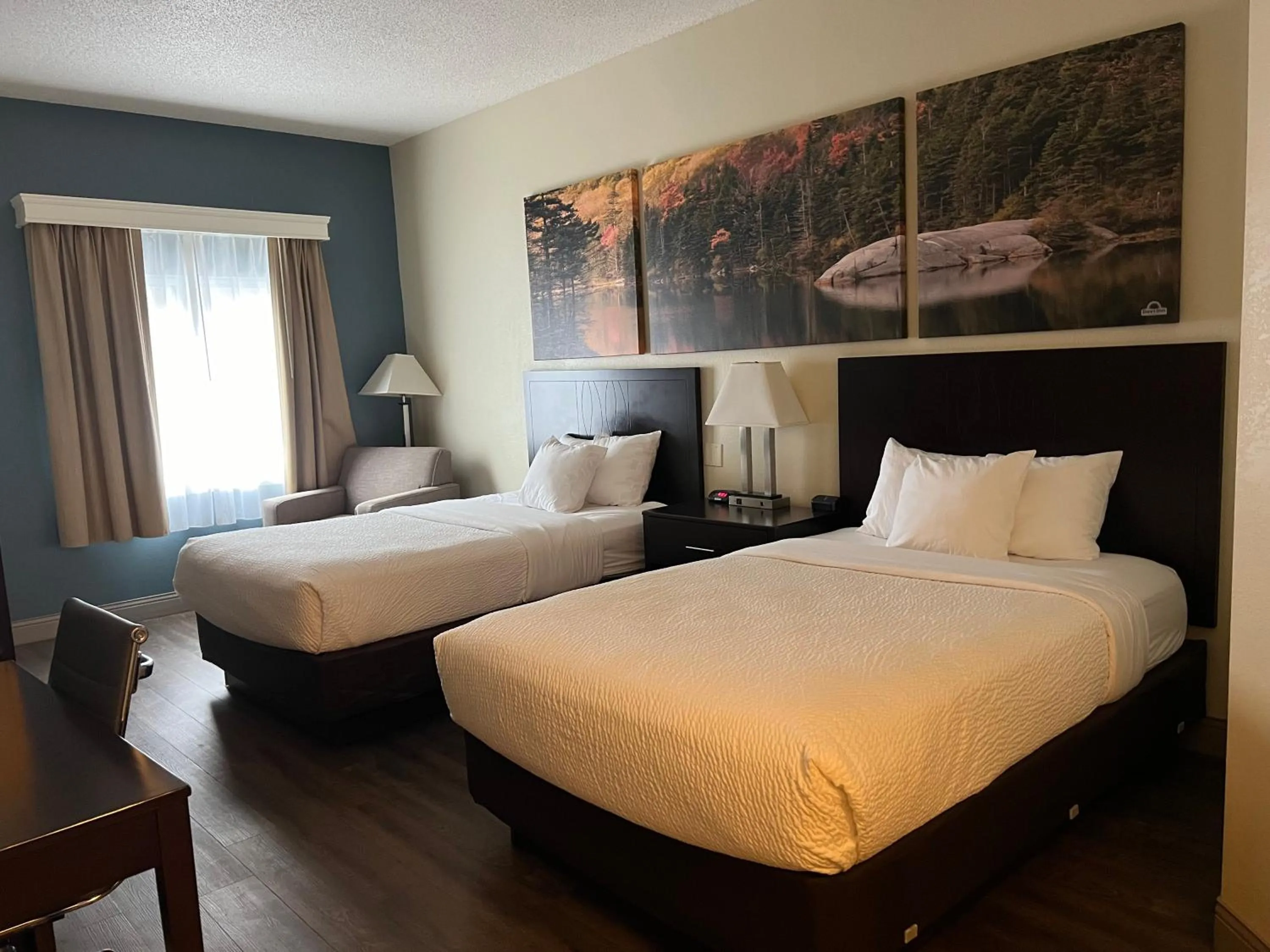 Bedroom, Bed in Days Inn by Wyndham Penn State