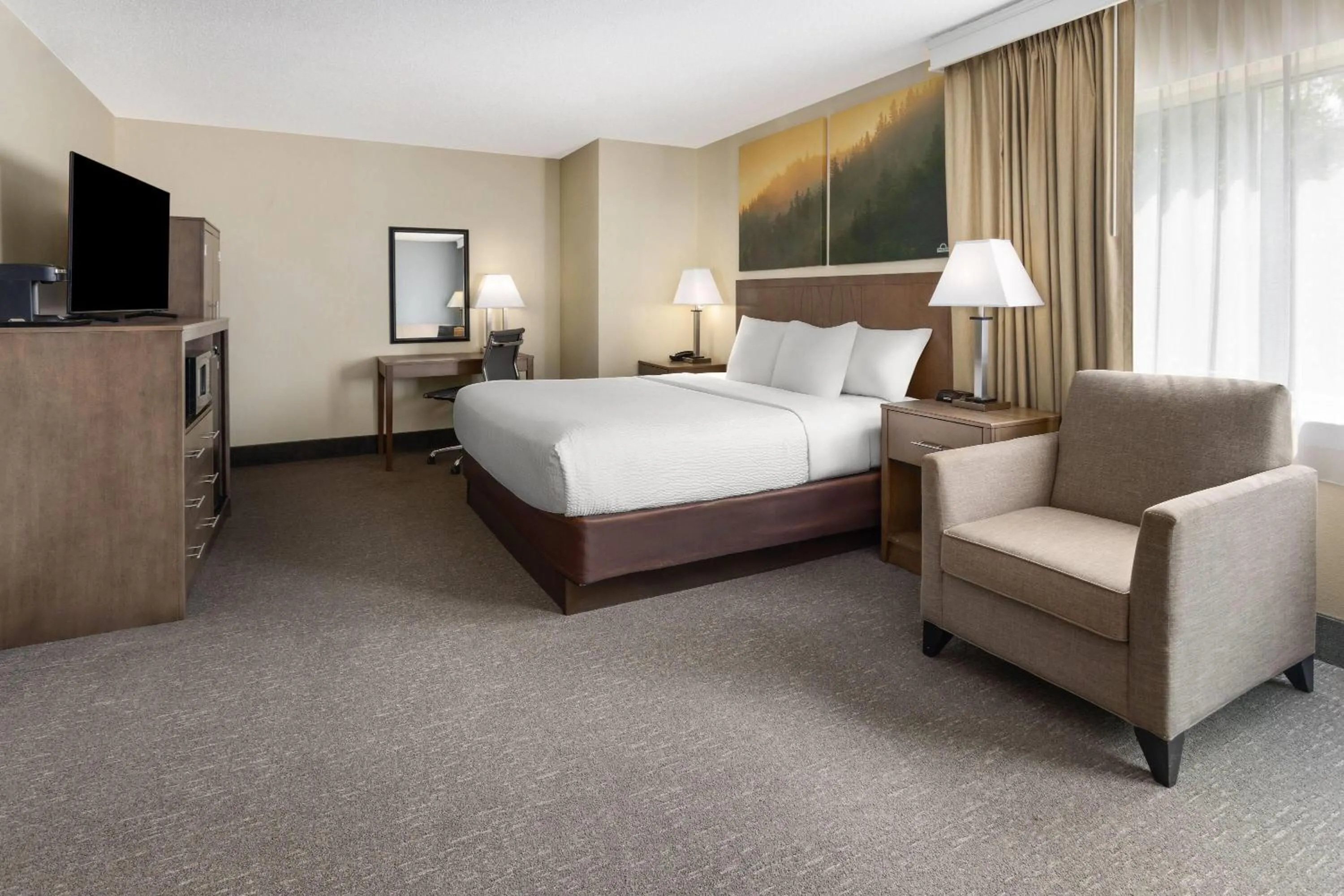 Photo of the whole room, Bed in Days Inn by Wyndham Penn State