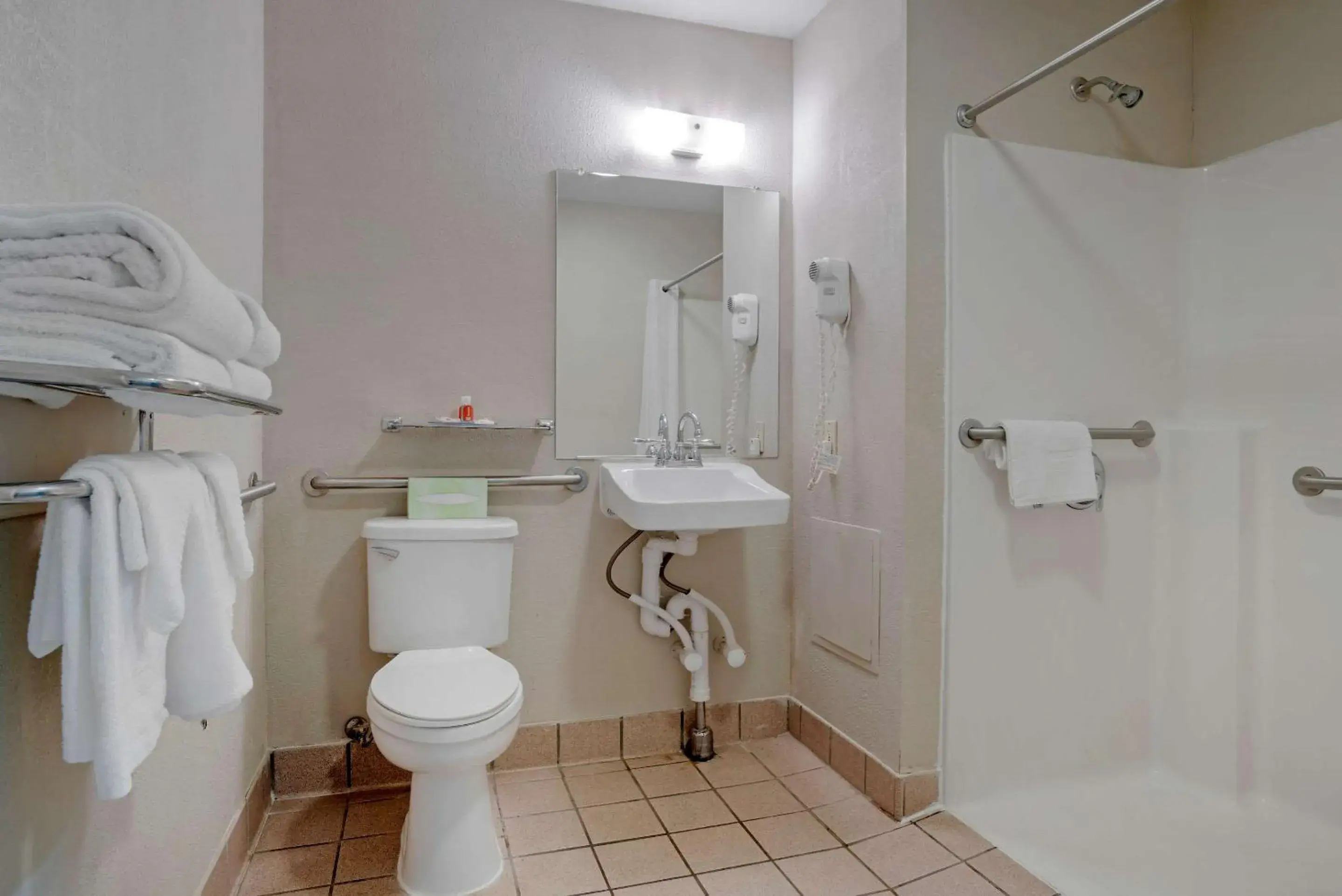 Bathroom in Americas Best Value Inn Gettysburg
