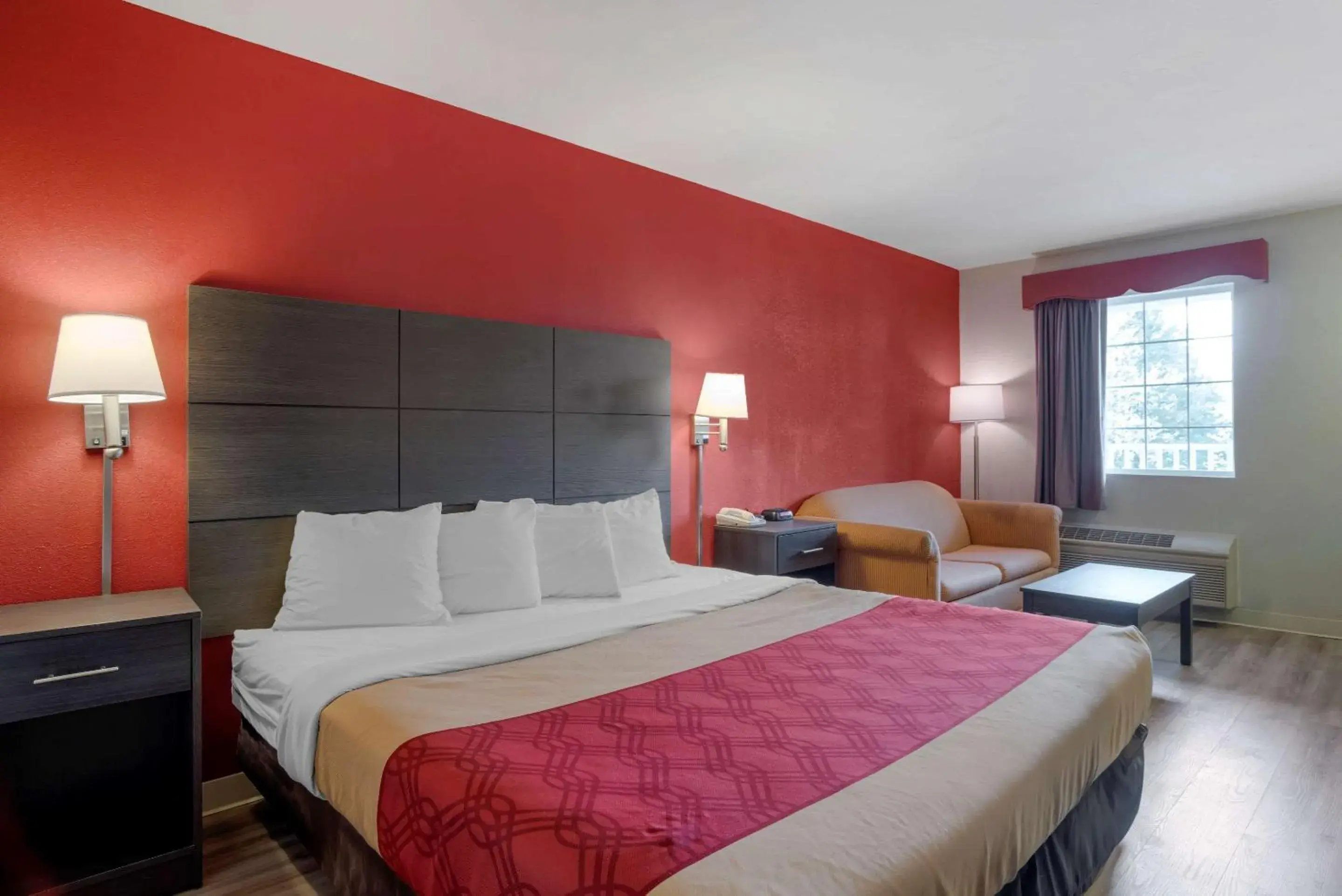 Bedroom, Bed in Americas Best Value Inn Gettysburg