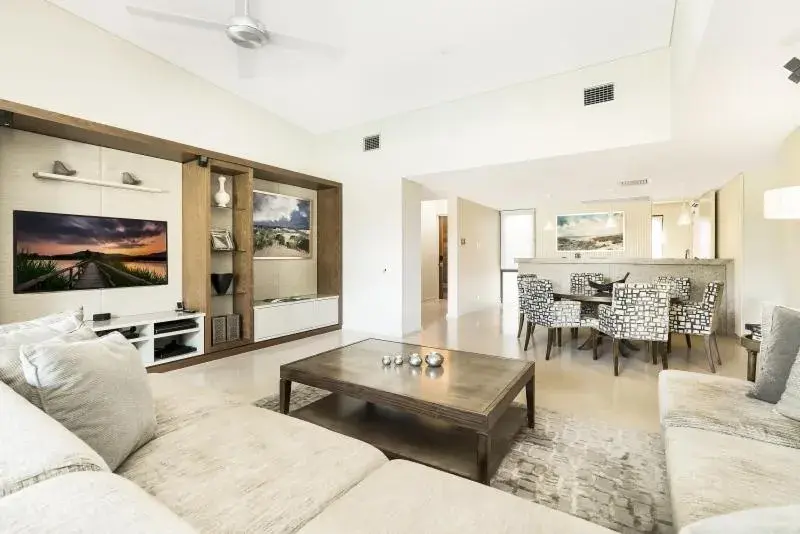 Living room in Mindil Beach Casino Resort Living room in Mindil Beach Casino Resort