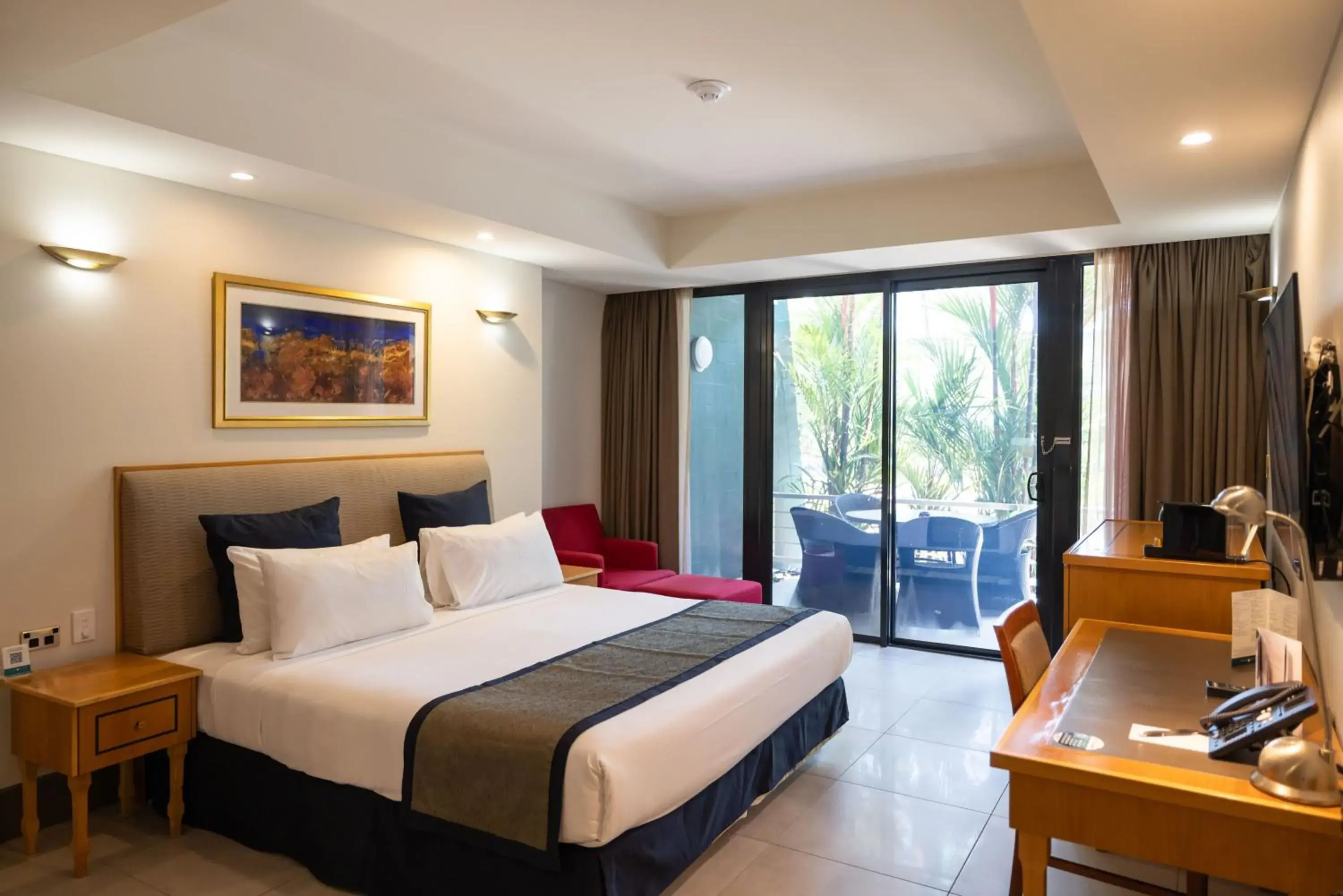 Superior Spa King Room in Mindil Beach Casino Resort Superior Spa King Room in Mindil Beach Casino Resort